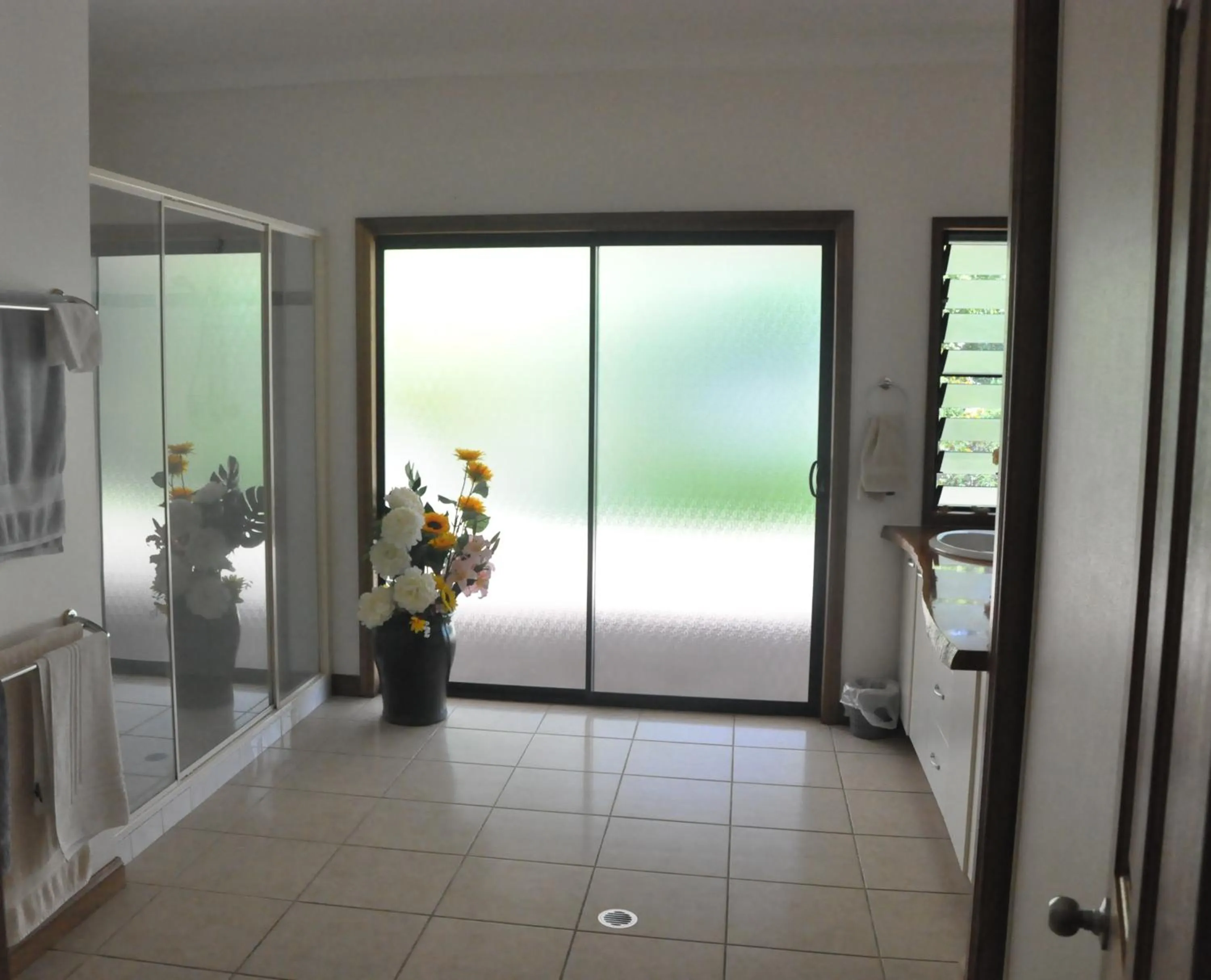 Bathroom in Magnetic Island Bed and Breakfast