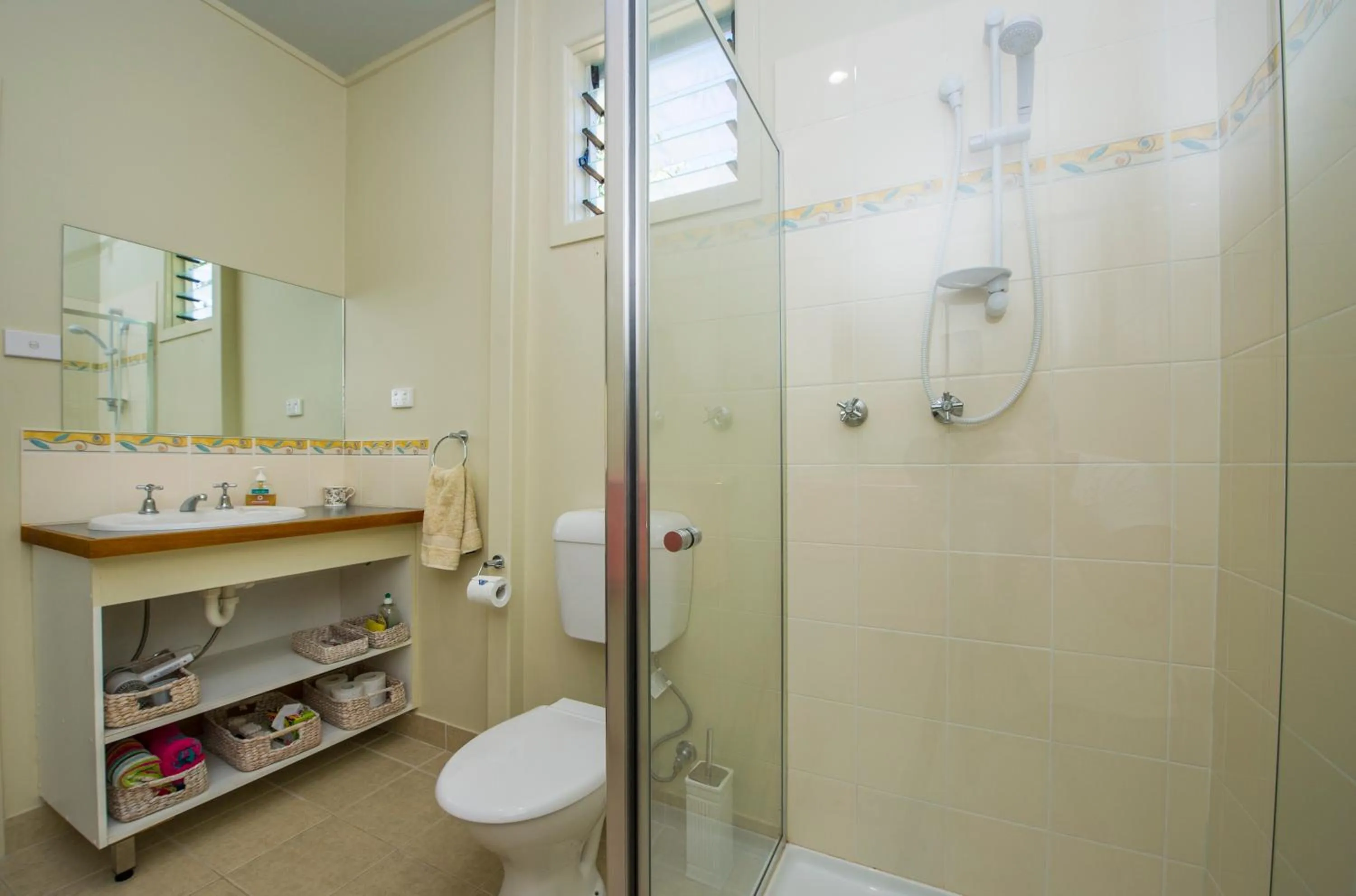 Bathroom in Magnetic Island Bed and Breakfast