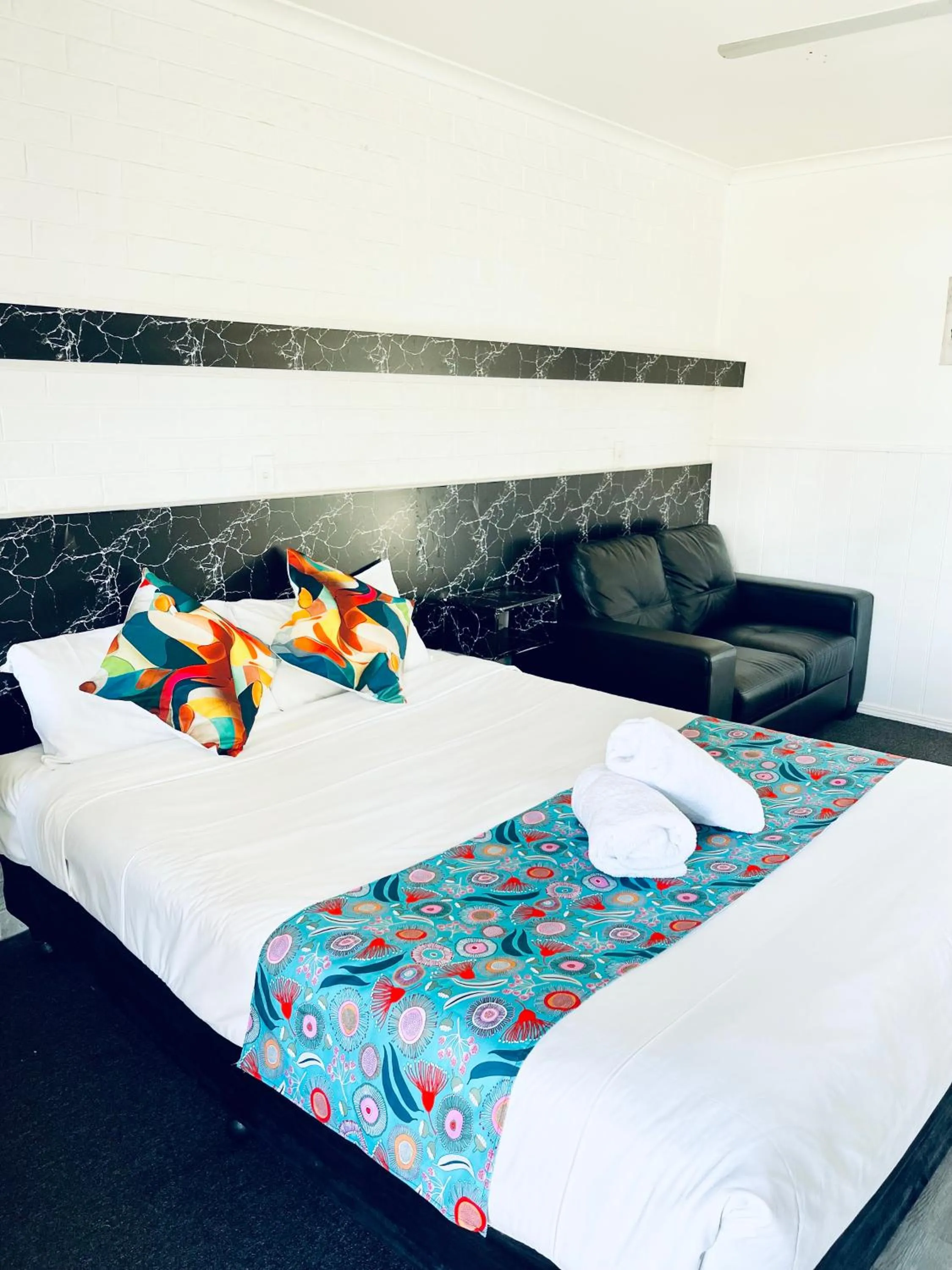 Bedroom in Jacaranda Place Motor Inn