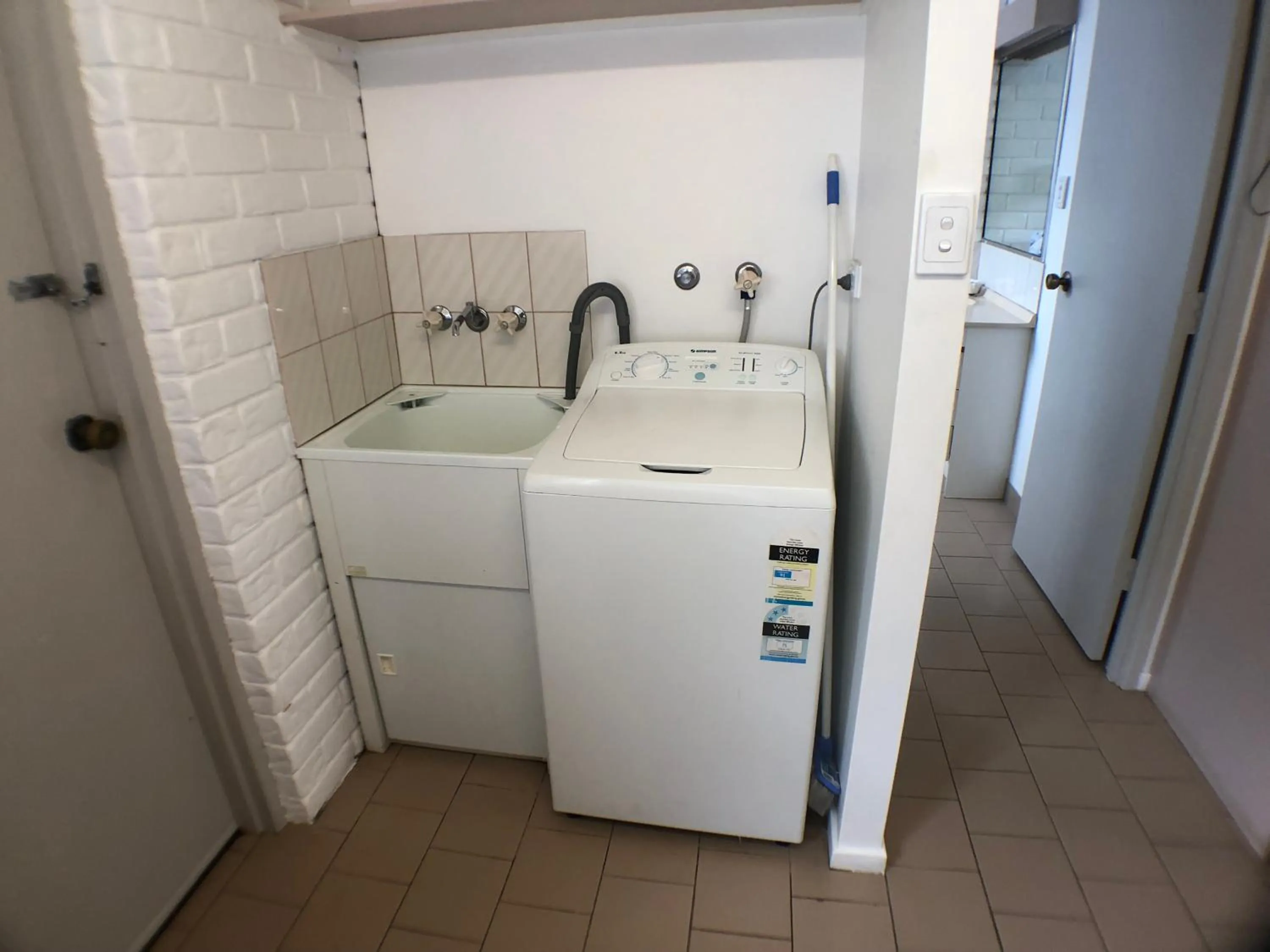 Jacaranda Place Motor Inn