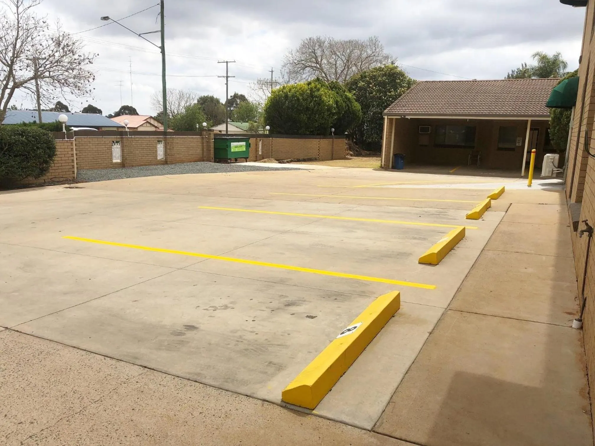 Jacaranda Place Motor Inn