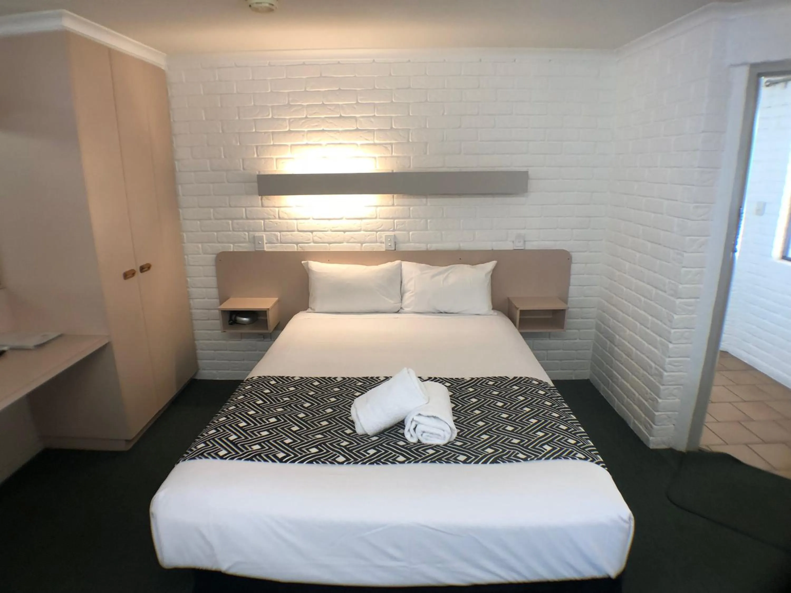 Jacaranda Place Motor Inn