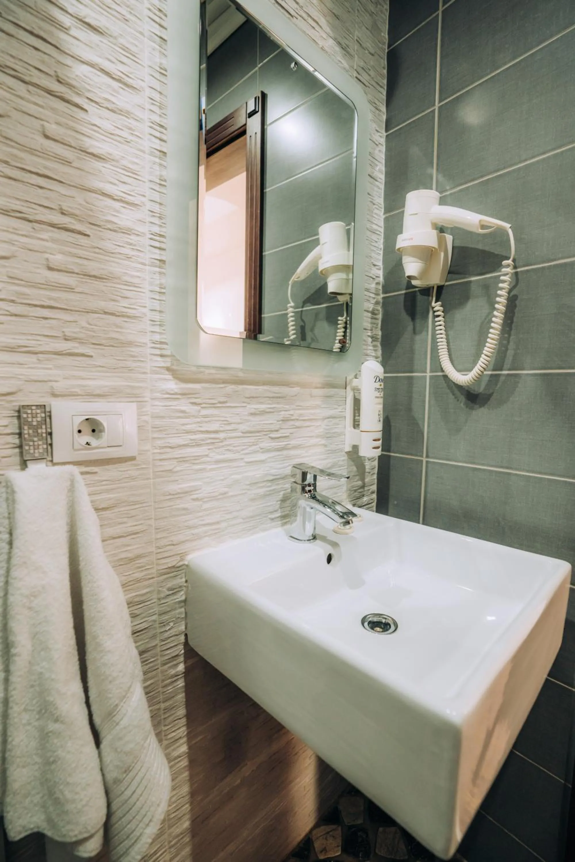 Shower in Villa Sara Lake View