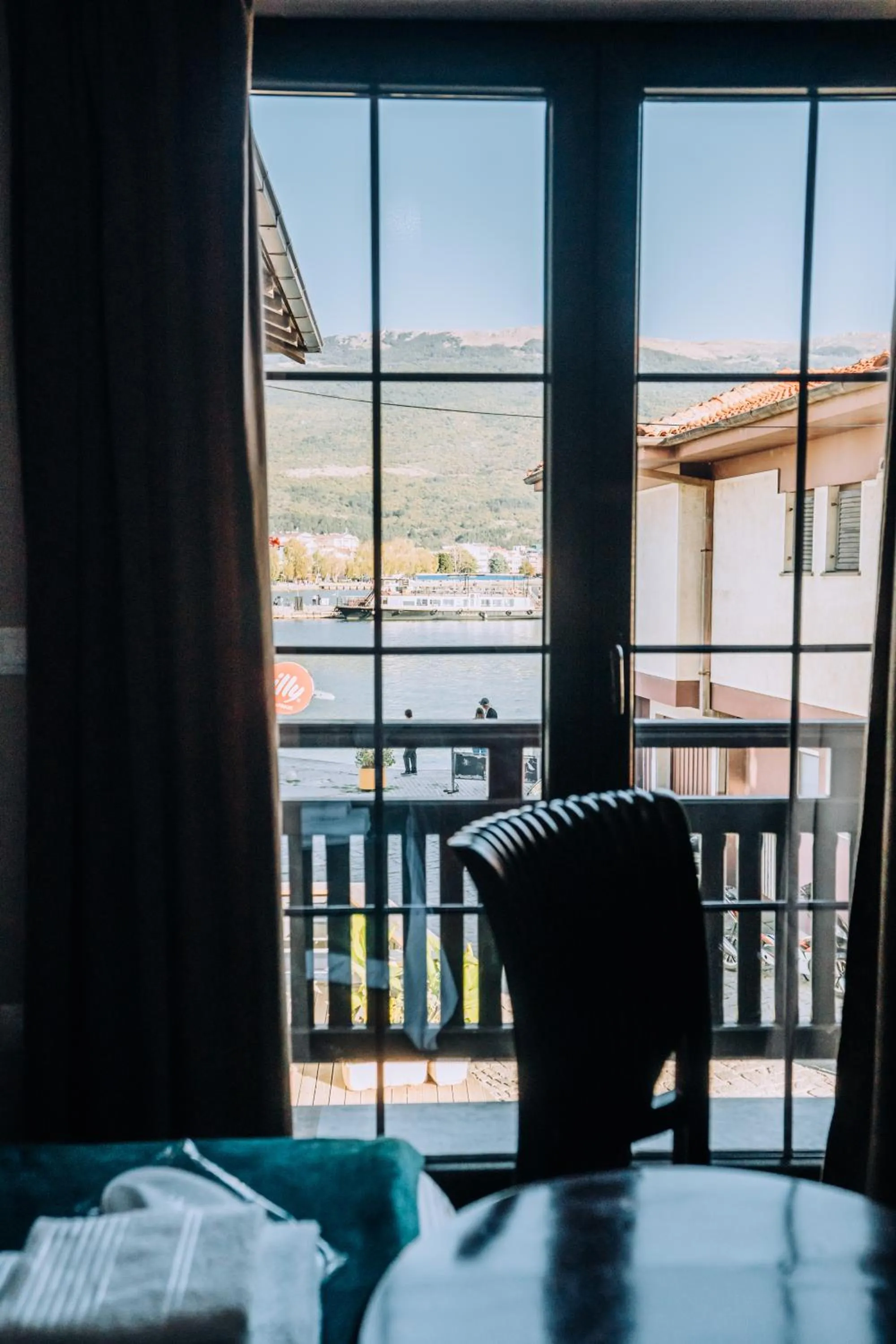 Day in Villa Sara Lake View