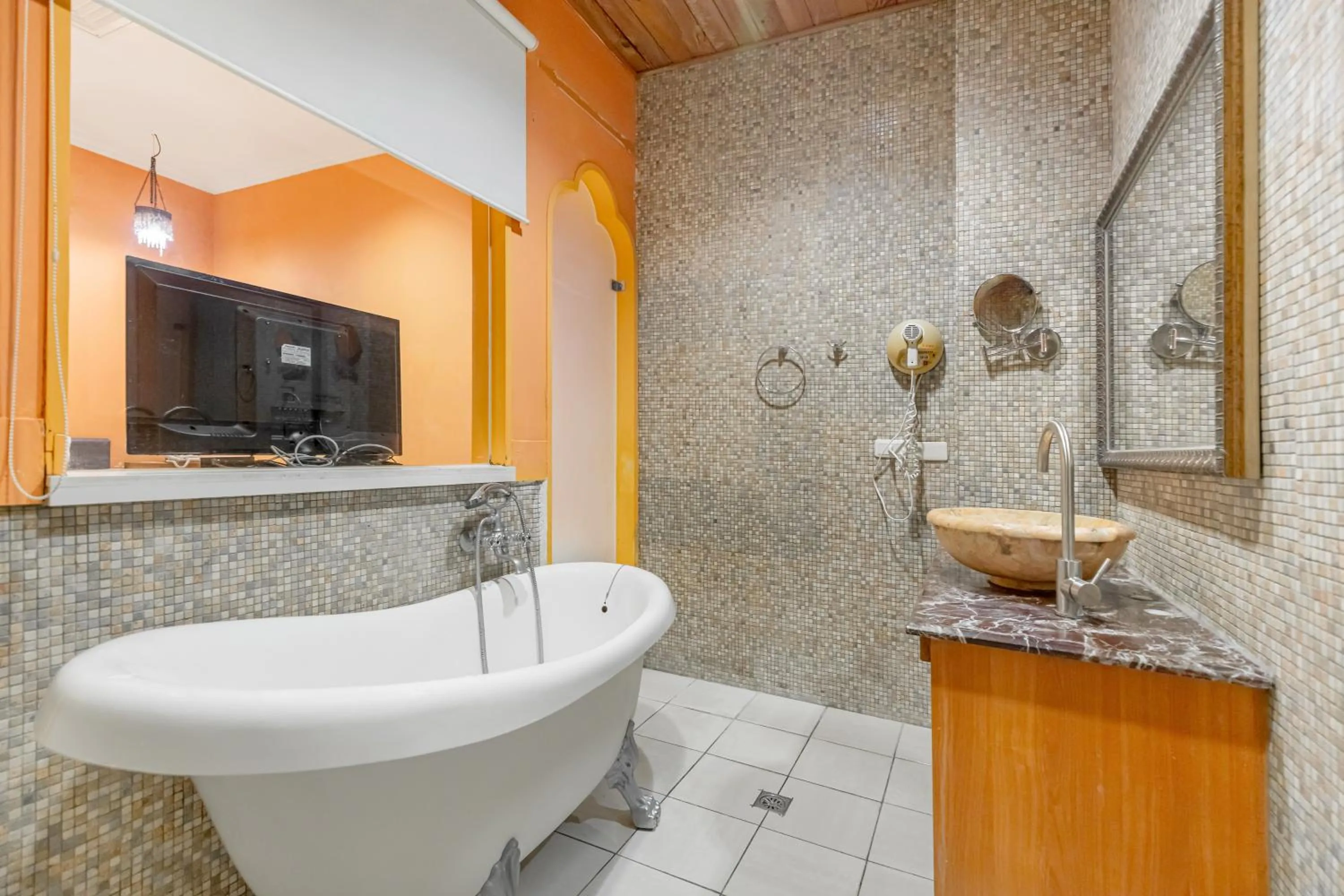 Bath in Golden Ocean Azure Hotel