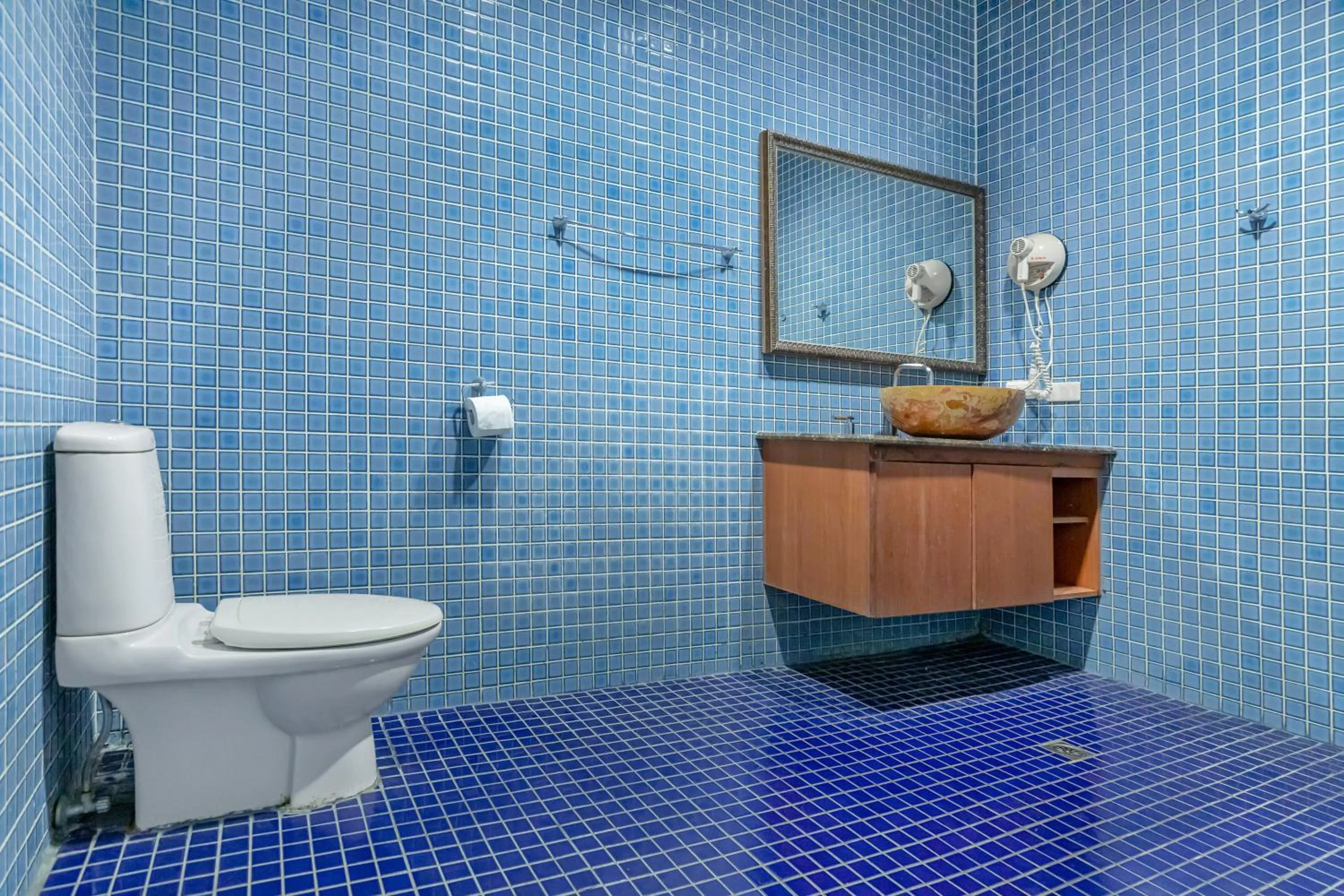 Bathroom in Golden Ocean Azure Hotel