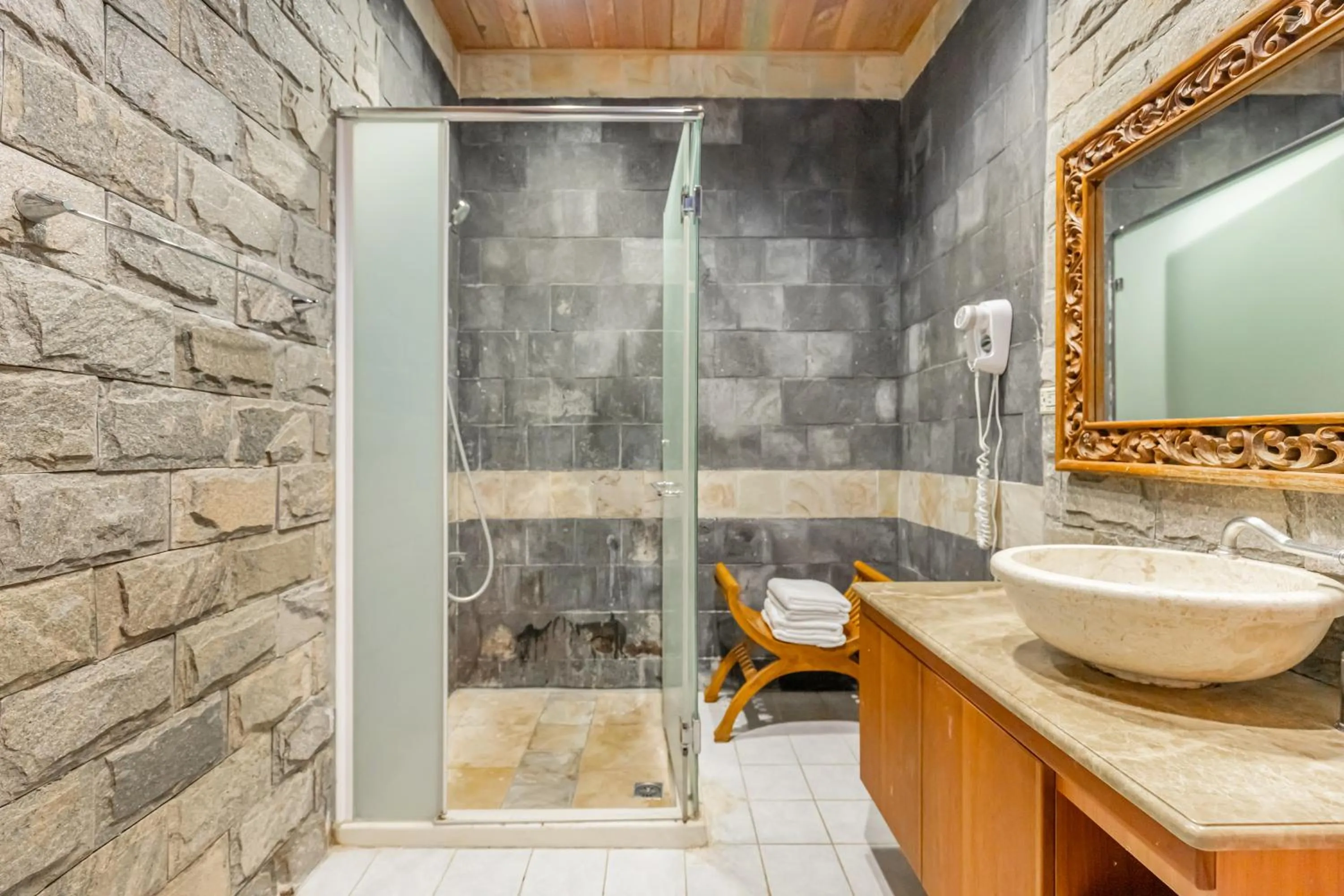 Bathroom in Golden Ocean Azure Hotel