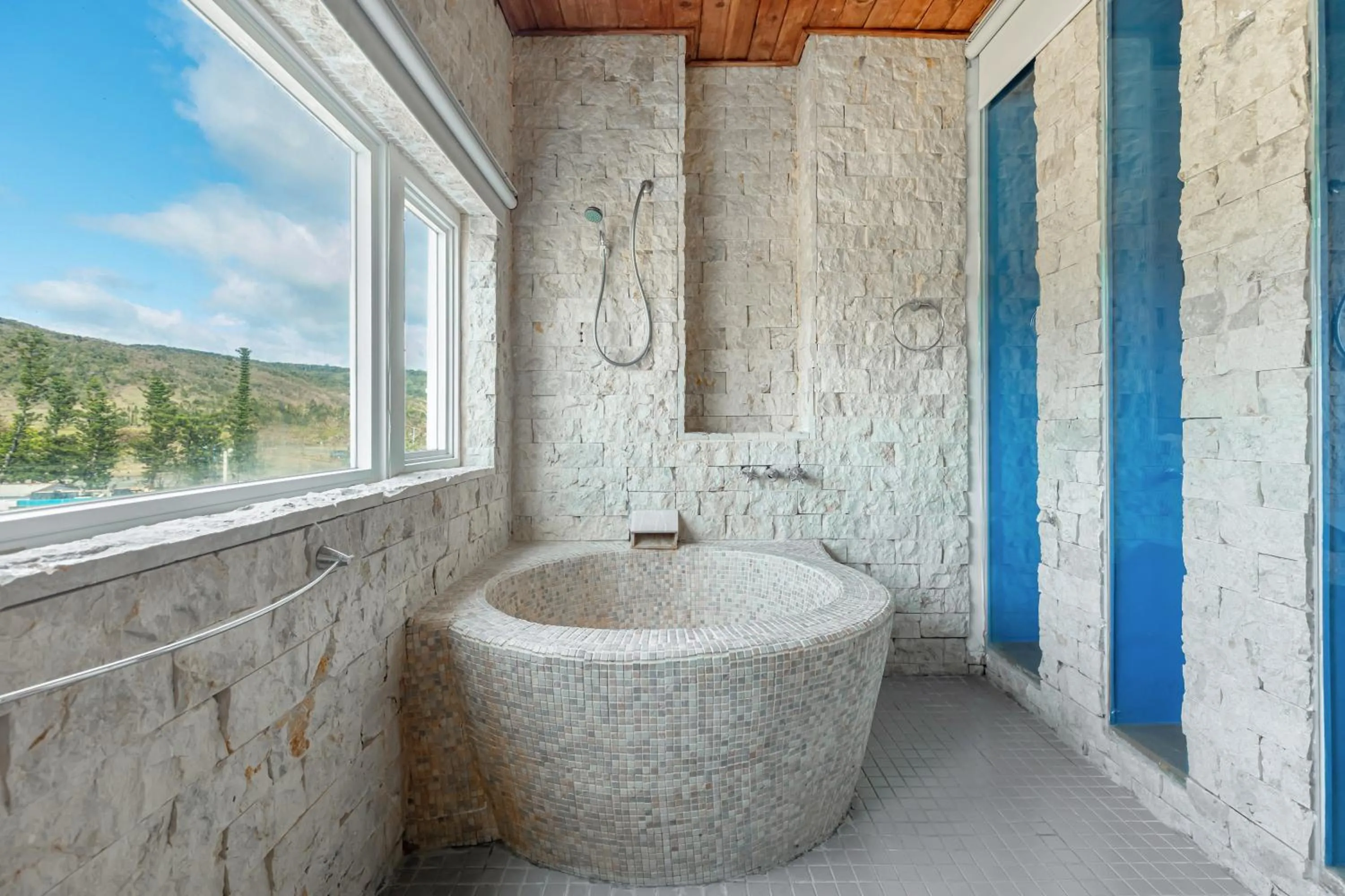 Bathroom in Golden Ocean Azure Hotel