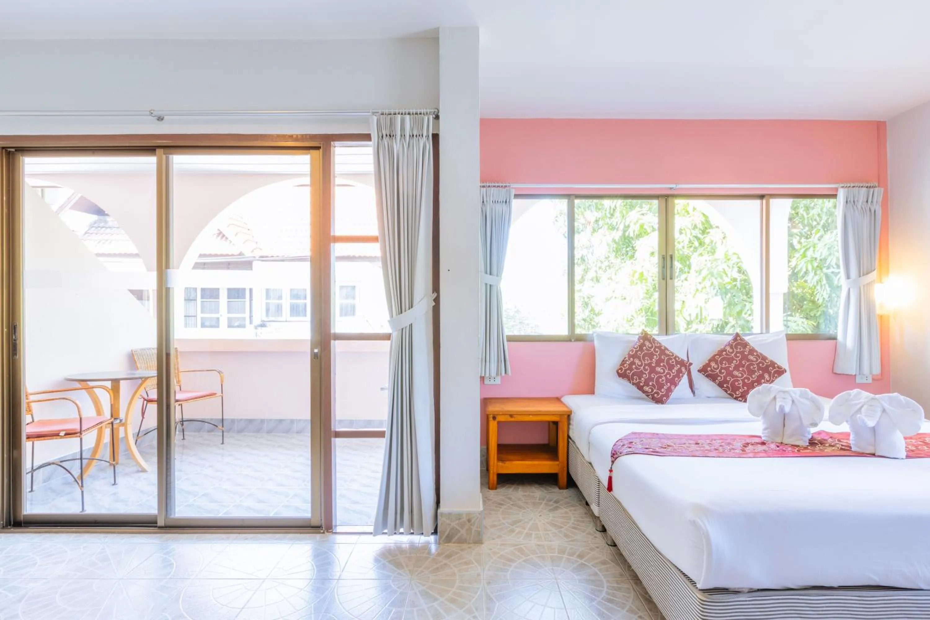 Bed in Hua Hin Star Hotel