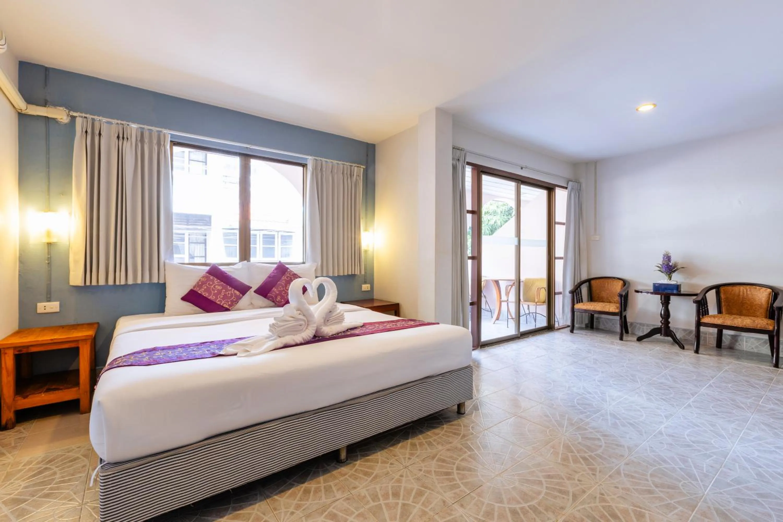 Bed in Hua Hin Star Hotel