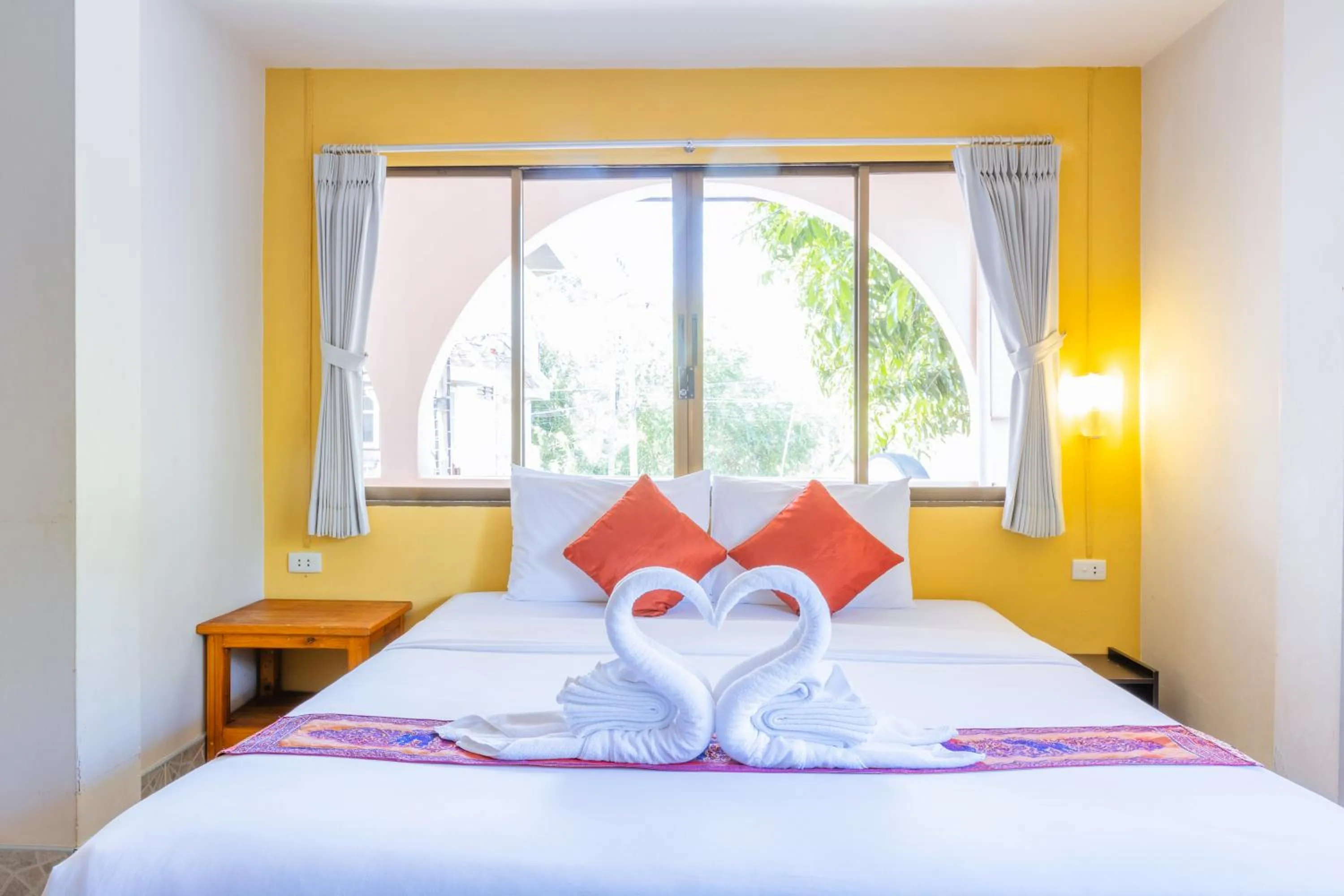 Bed in Hua Hin Star Hotel