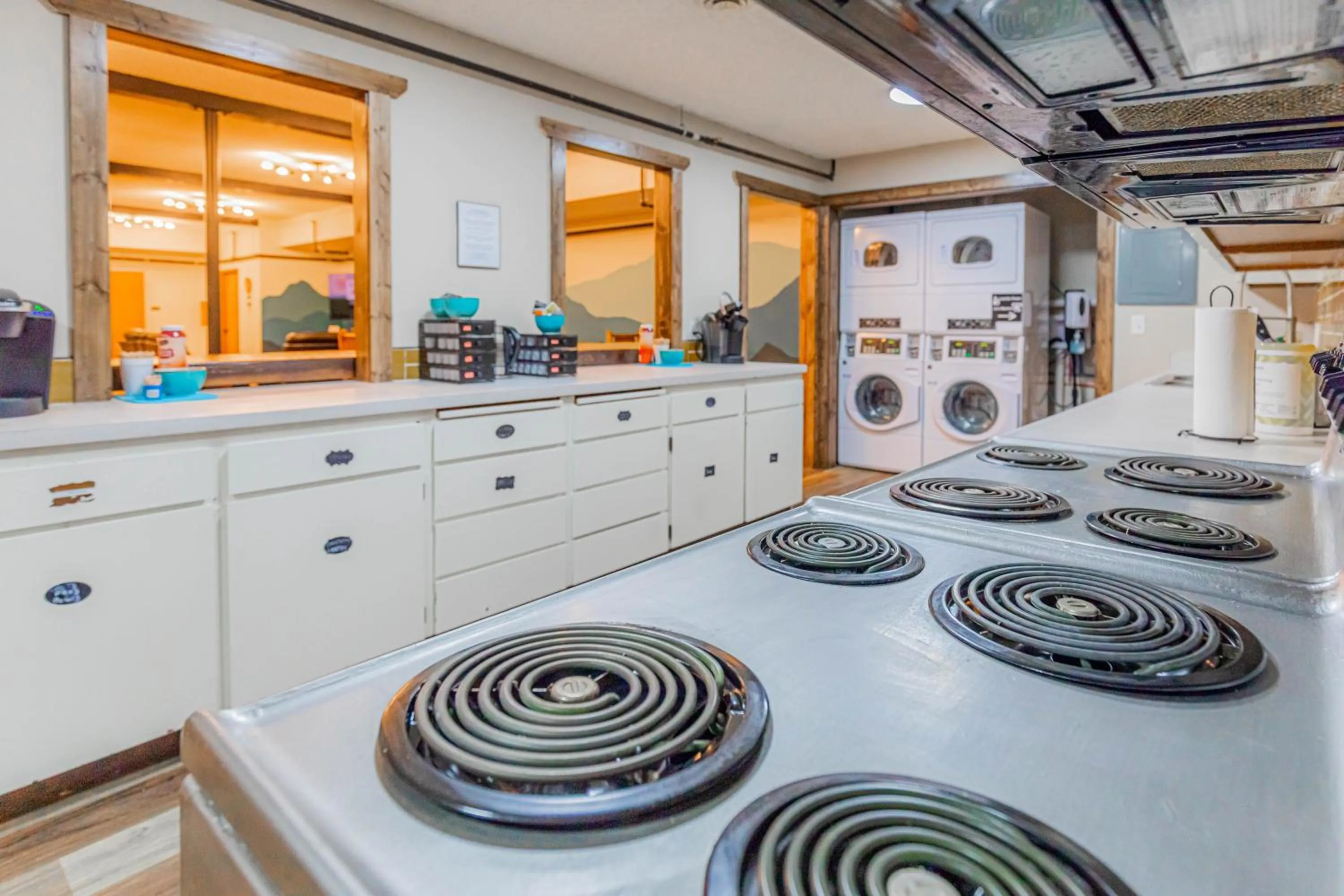 Property building in Pintler's Portal Hostel