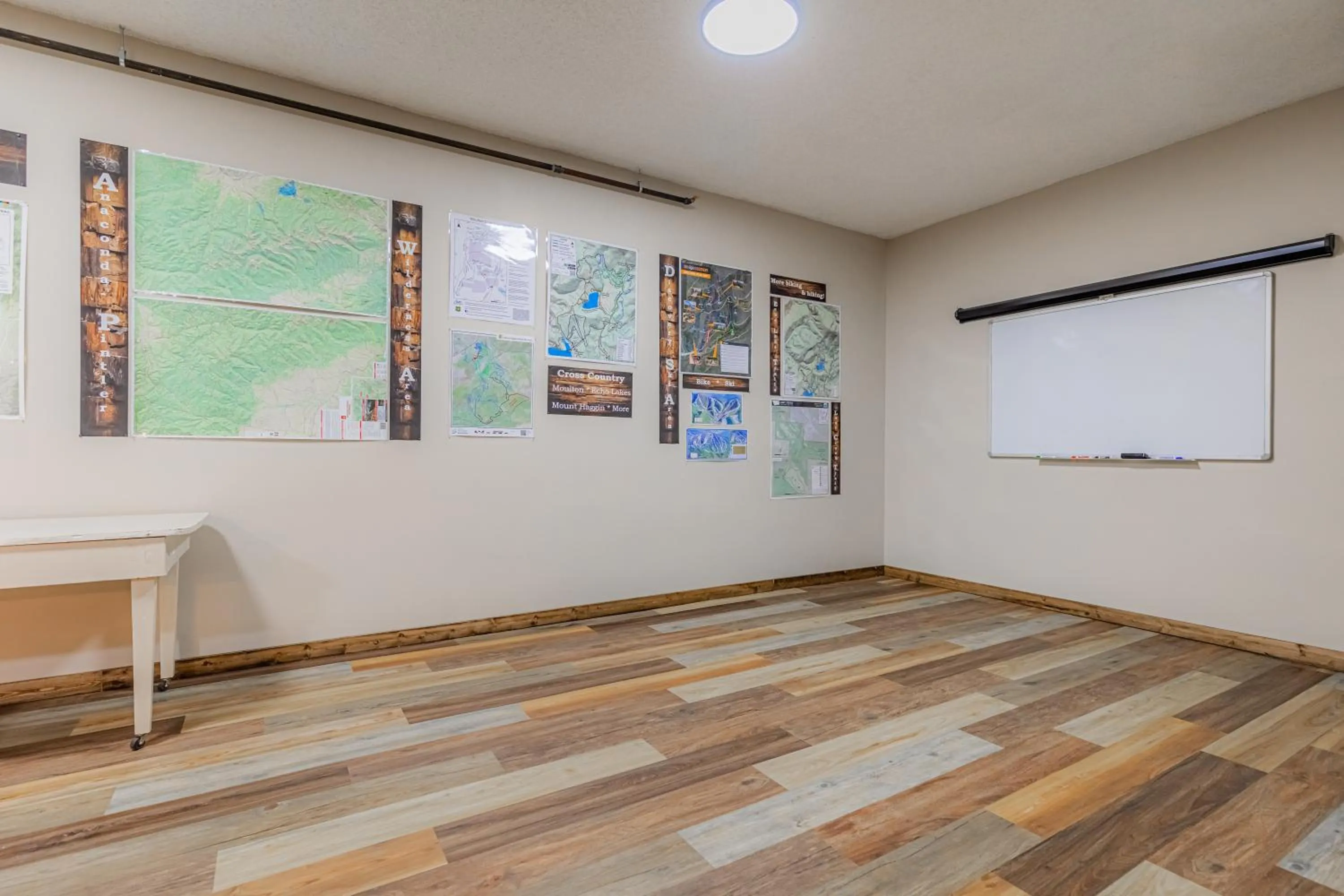 Property building in Pintler's Portal Hostel