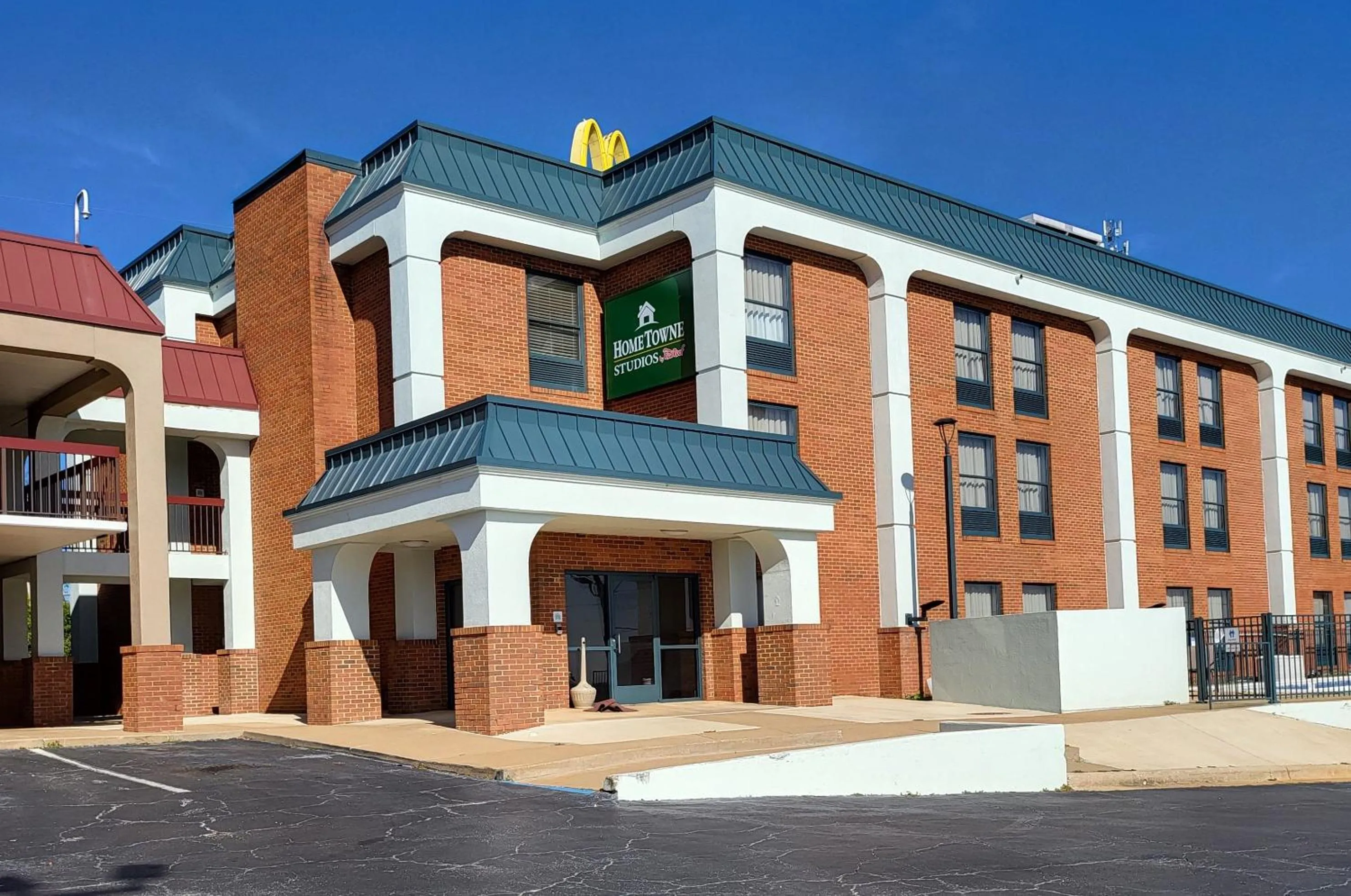 Property building in HomeTowne Studios by Red Roof Prattville