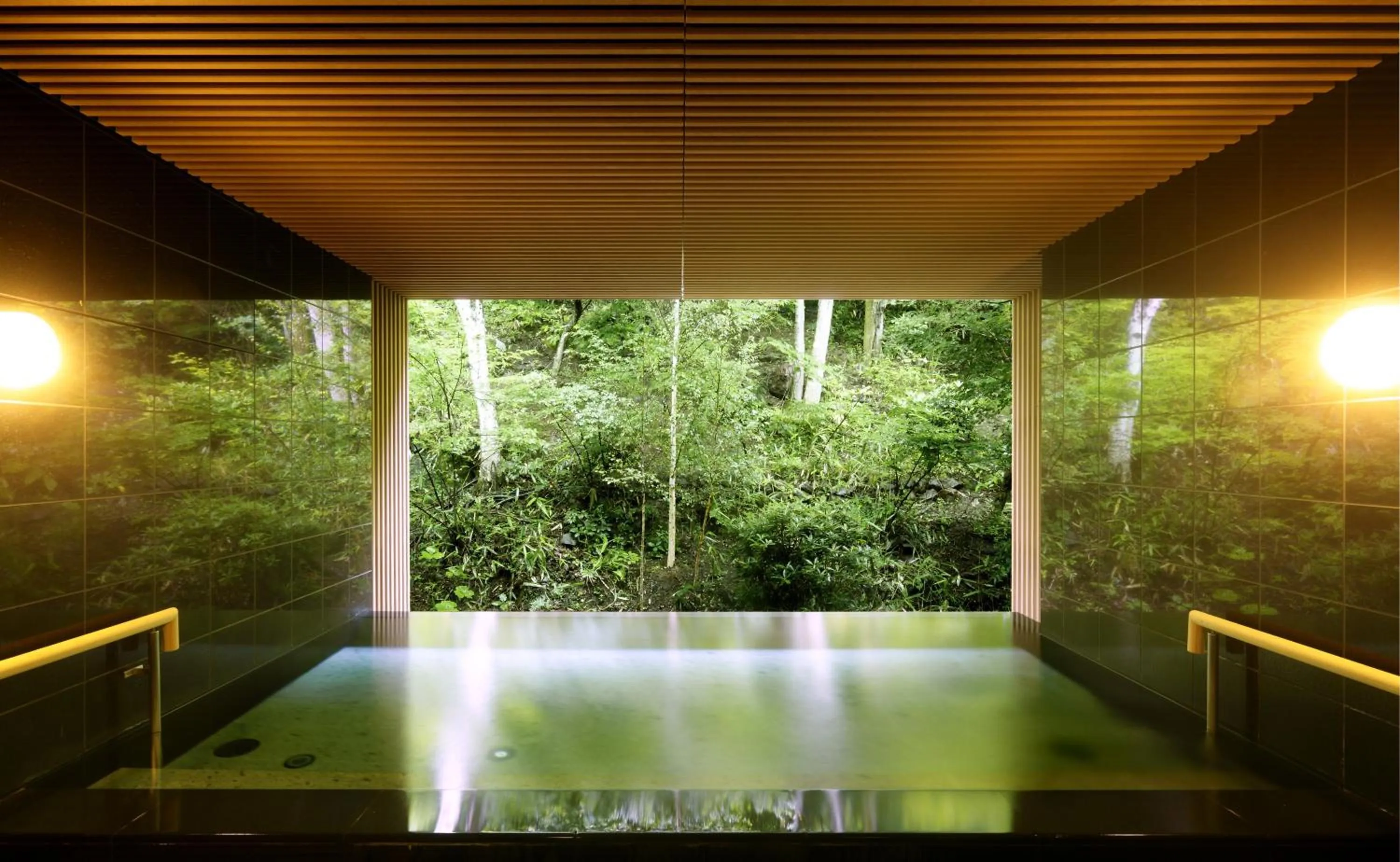 Hot Spring Bath in Tateshina Grand Hotel Takinoyu