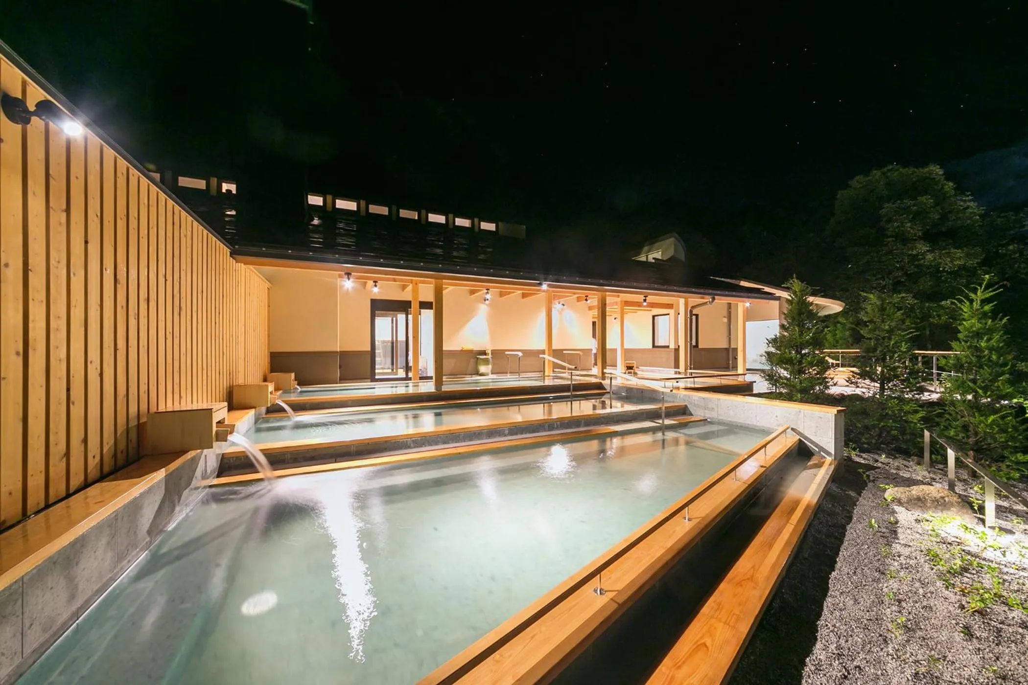 Open Air Bath in Tateshina Grand Hotel Takinoyu
