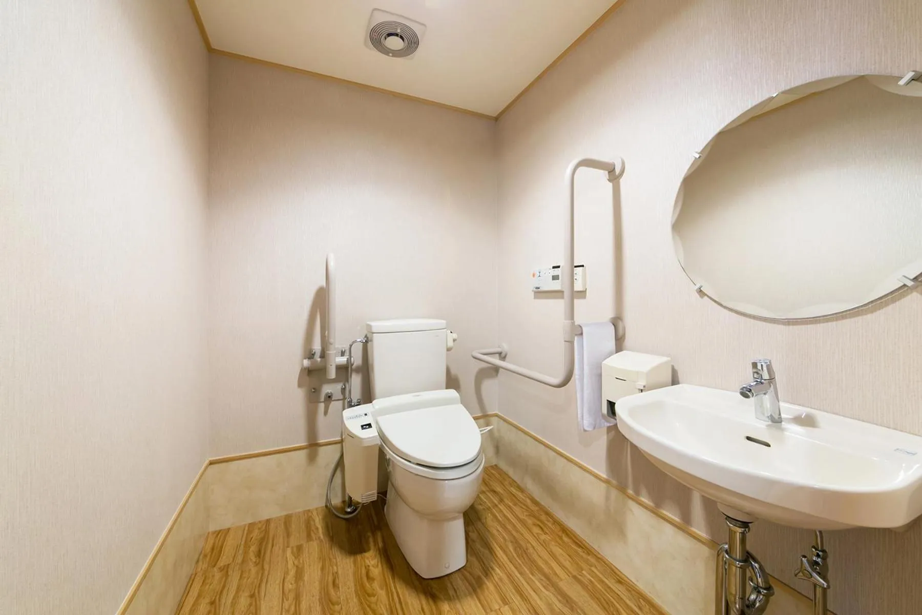 Toilet in Tateshina Grand Hotel Takinoyu