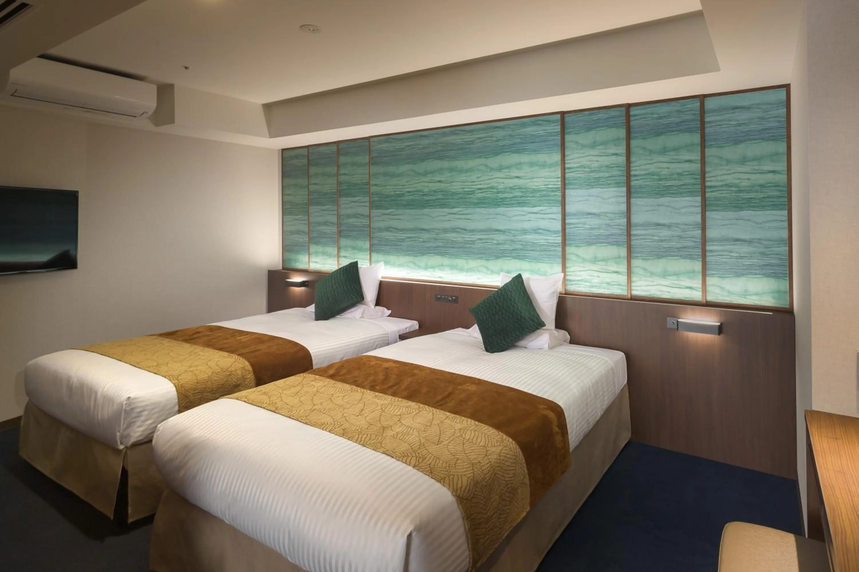 Photo of the whole room, Bed in Tateshina Grand Hotel Takinoyu