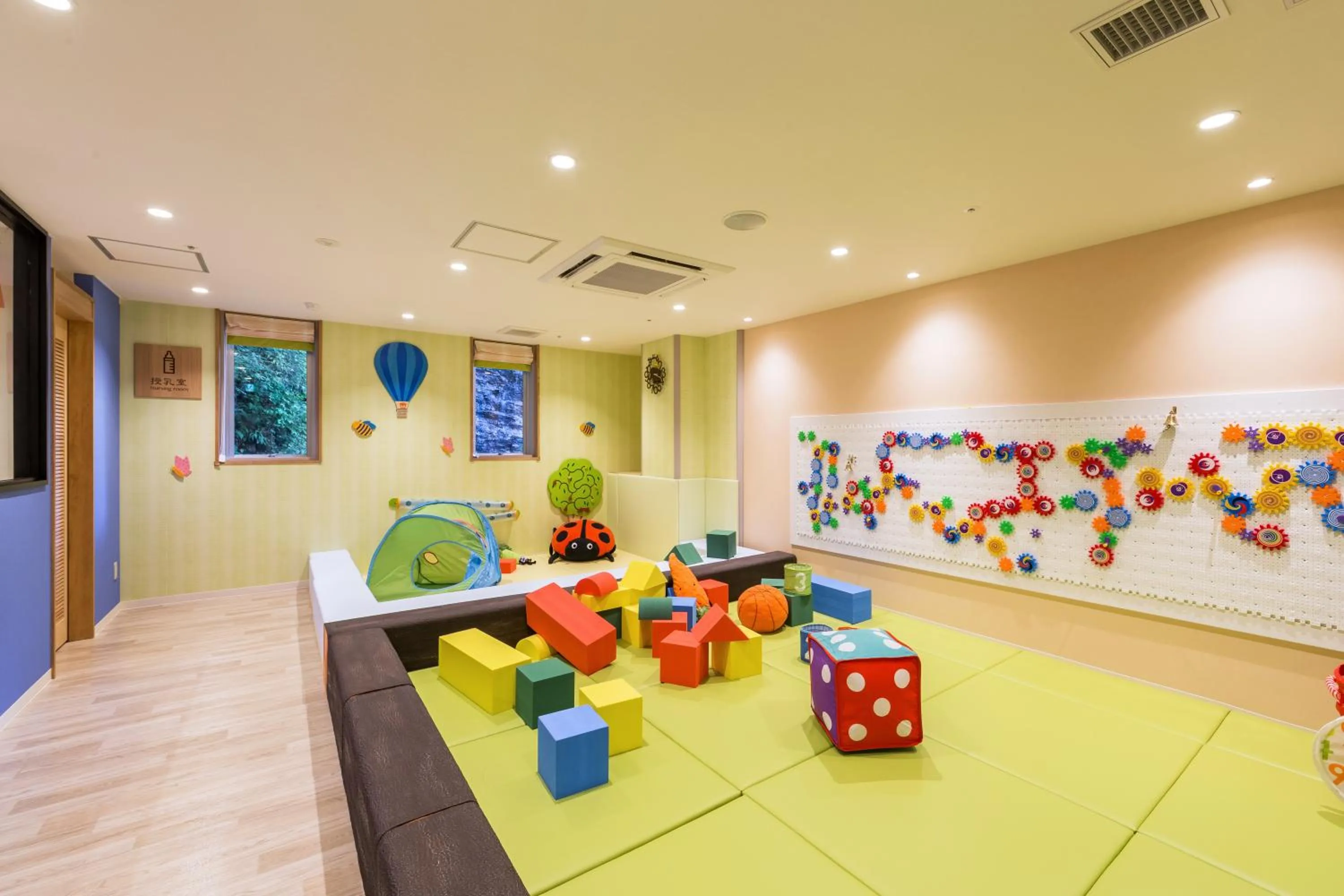 children in Tateshina Grand Hotel Takinoyu