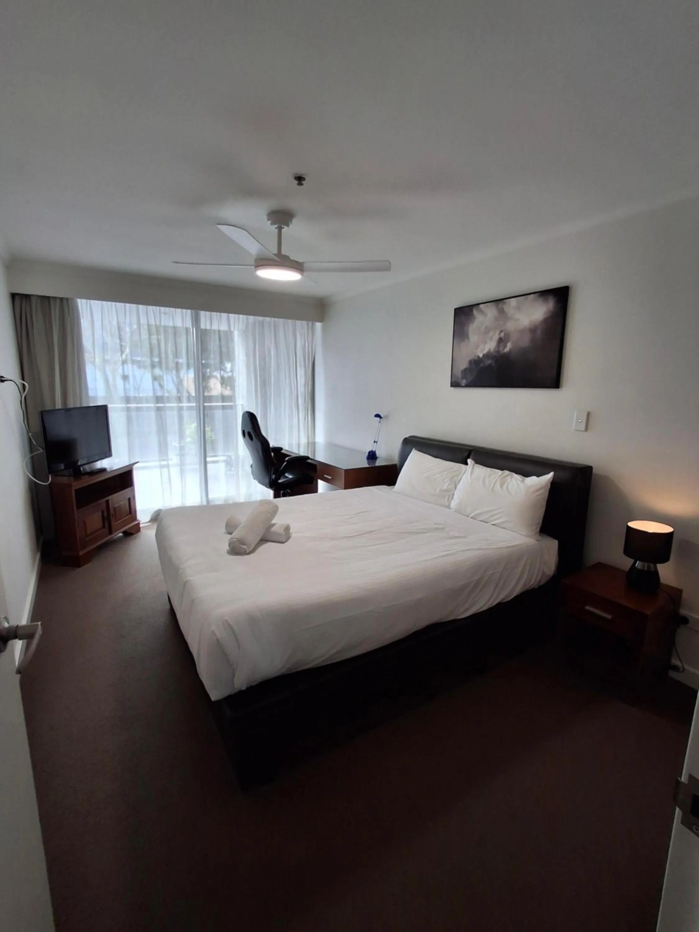 Bed in Newcastle Central Plaza Apartment Hotel Official