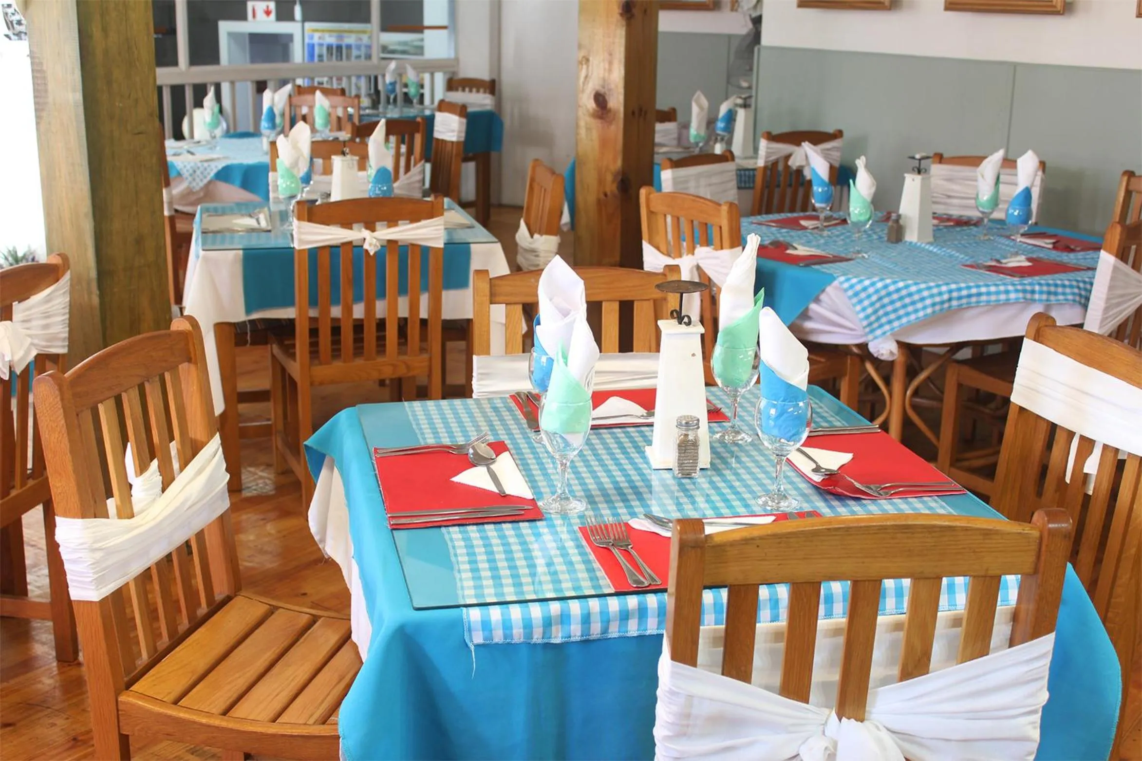 Restaurant/places to eat in Oceans Hotel & Self Catering
