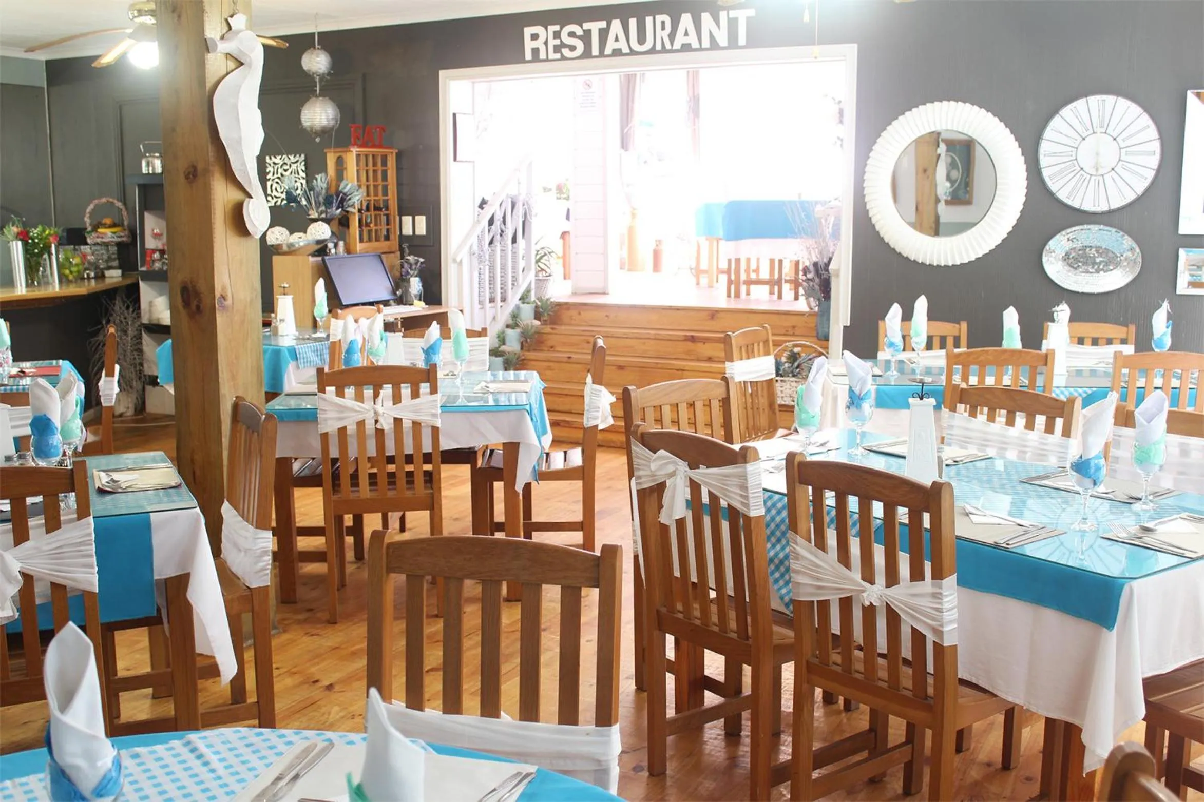 Restaurant/places to eat in Oceans Hotel & Self Catering