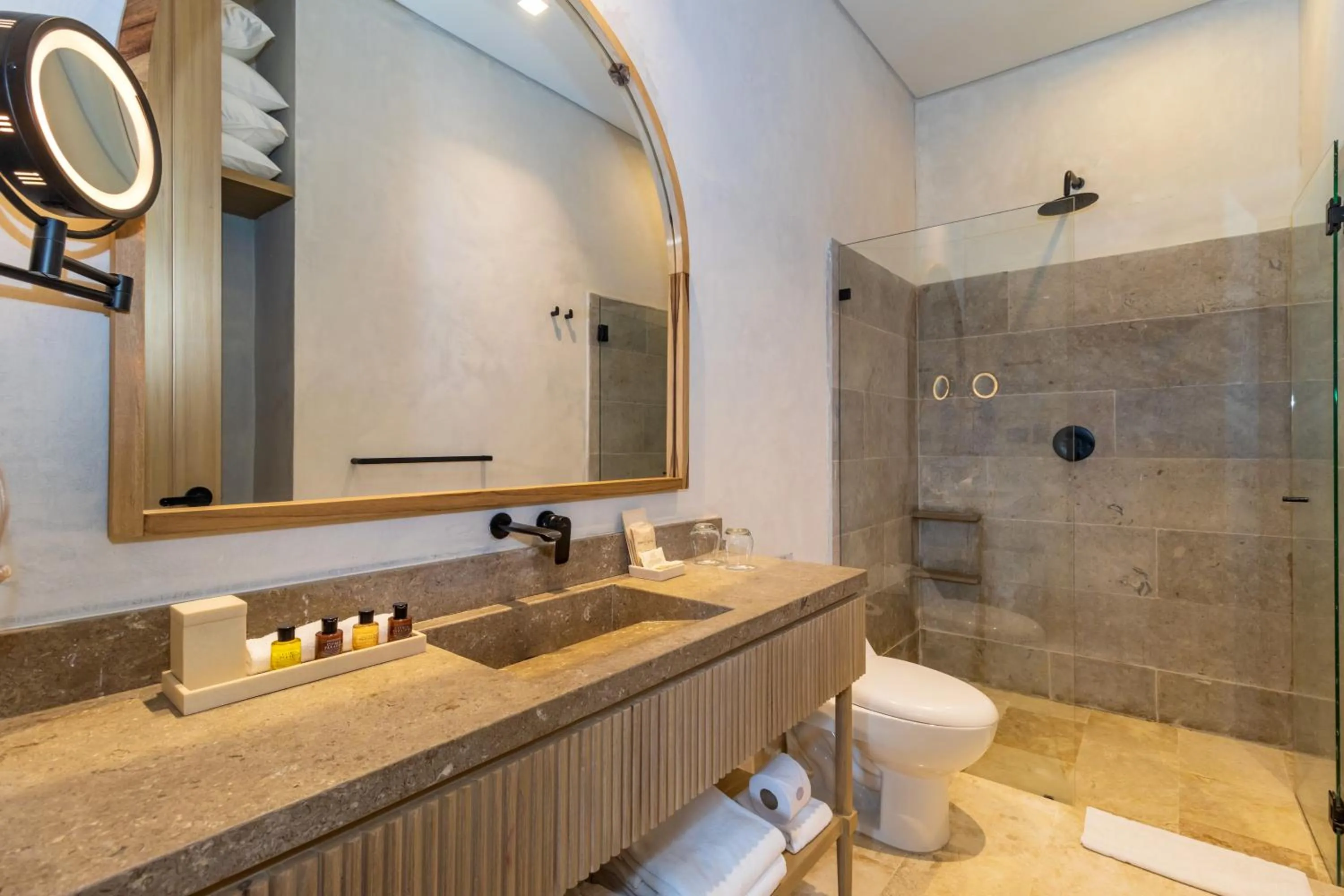 Shower in Cinco Quintas Hotel Boutique