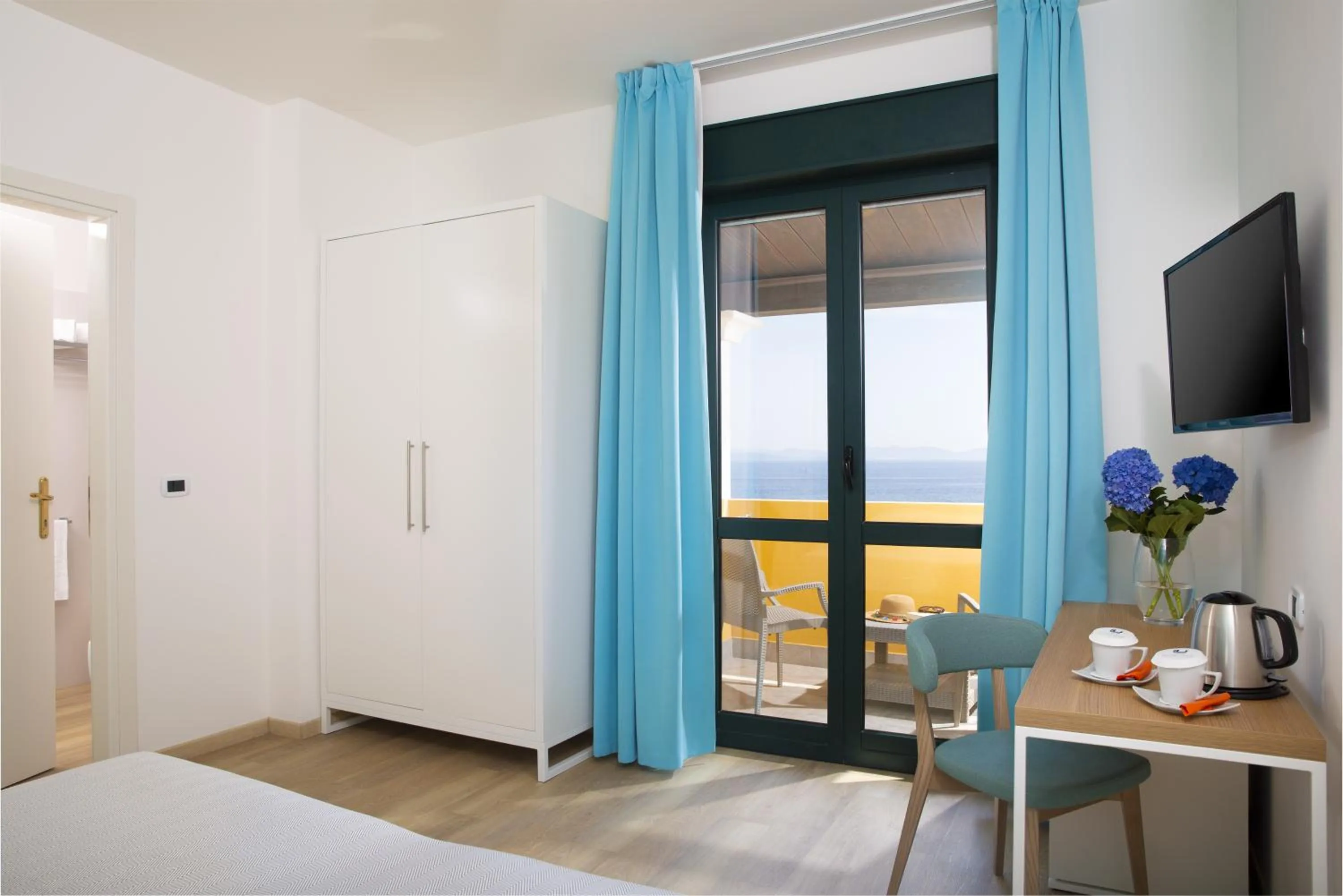 TV and multimedia, Bed in Lu' Hotel Maladroxia