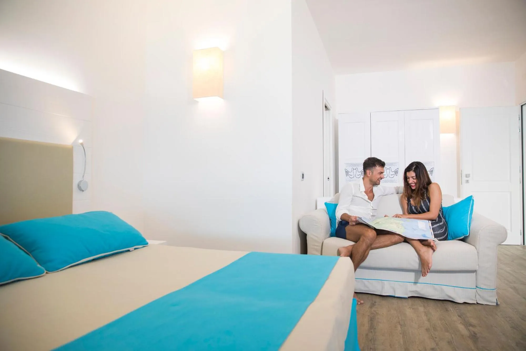 People, Bed in Lu' Hotel Maladroxia