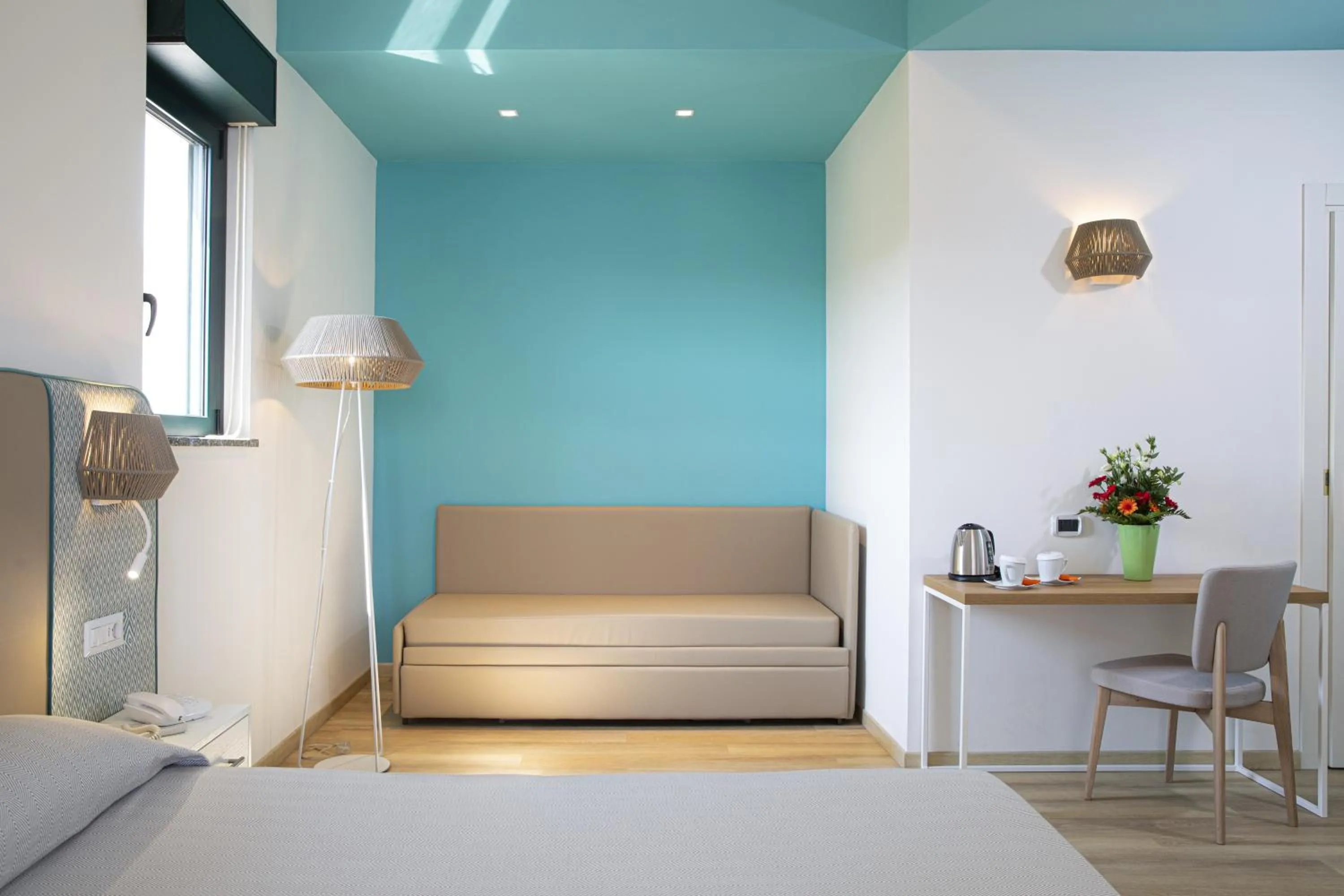 Seating area, Bed in Lu' Hotel Maladroxia