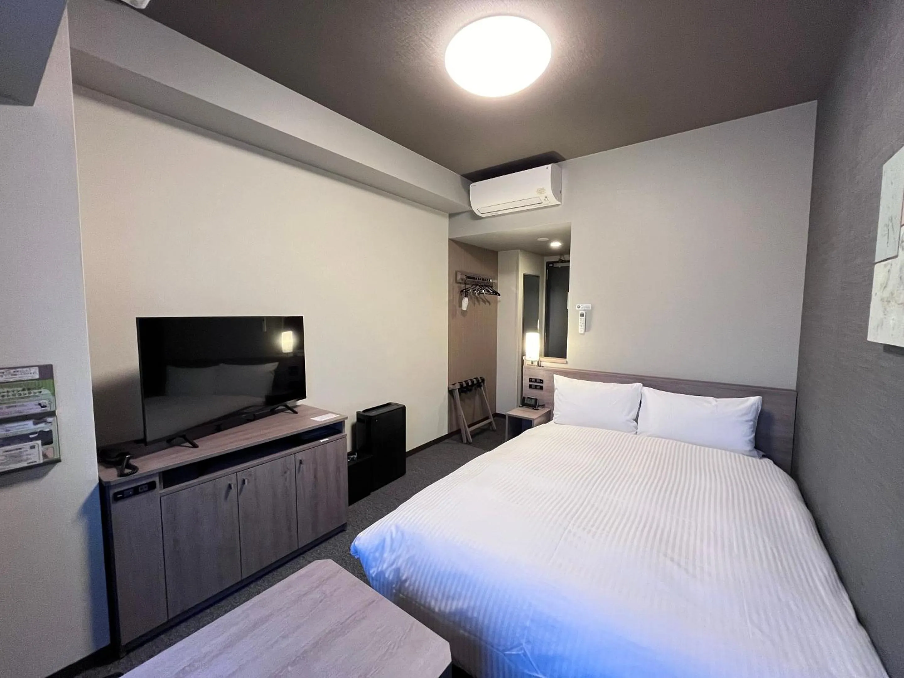 Photo of the whole room, Bed in Hotel Route Inn Kuwana