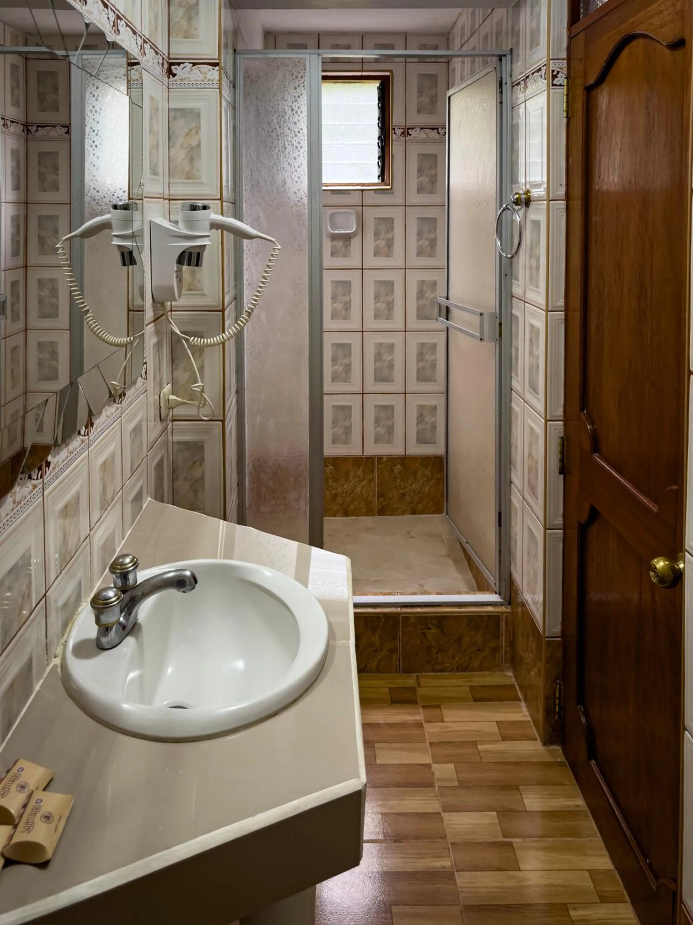 Shower in Santuario Machupicchu