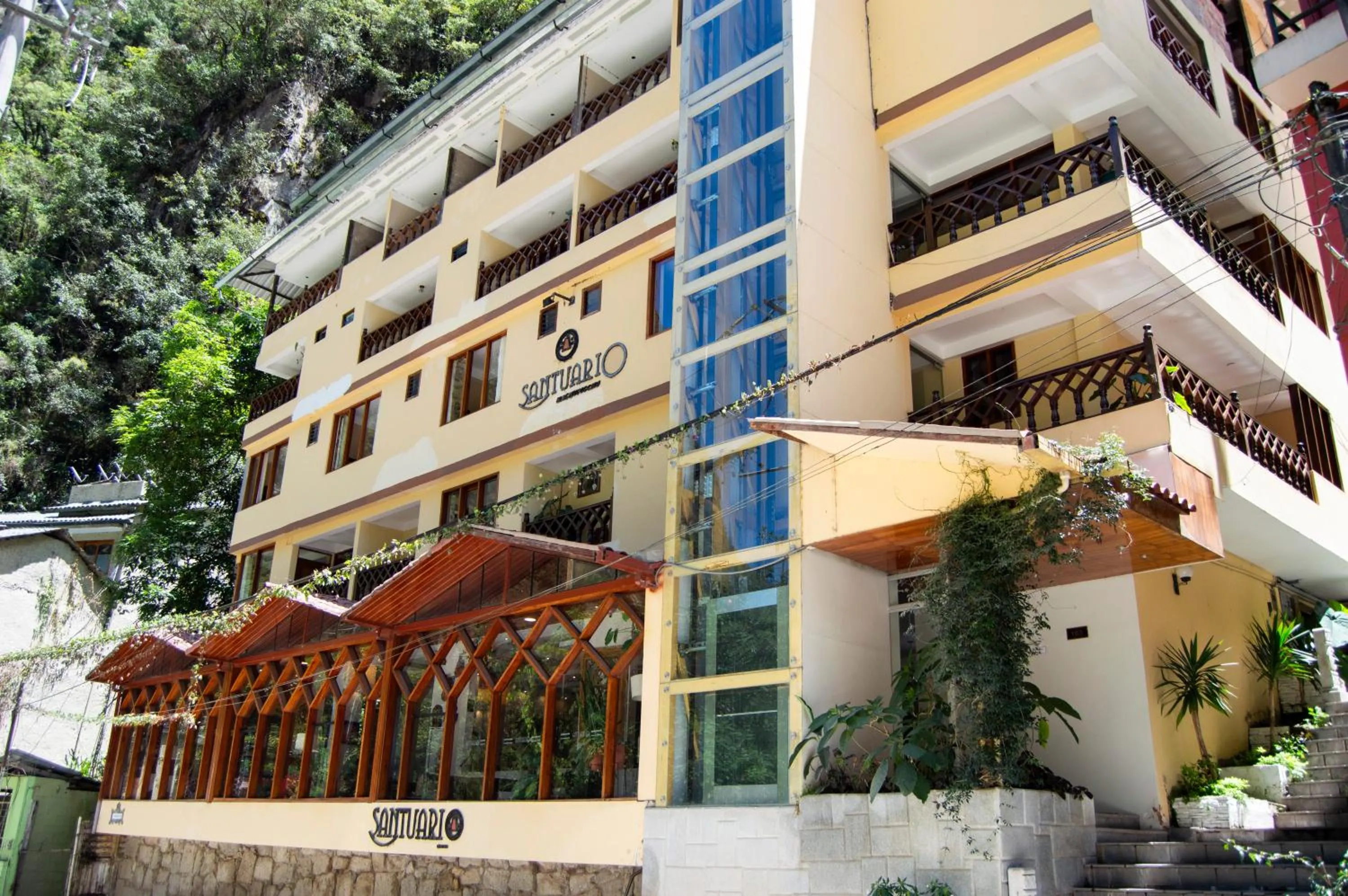 Property building in Santuario Machupicchu