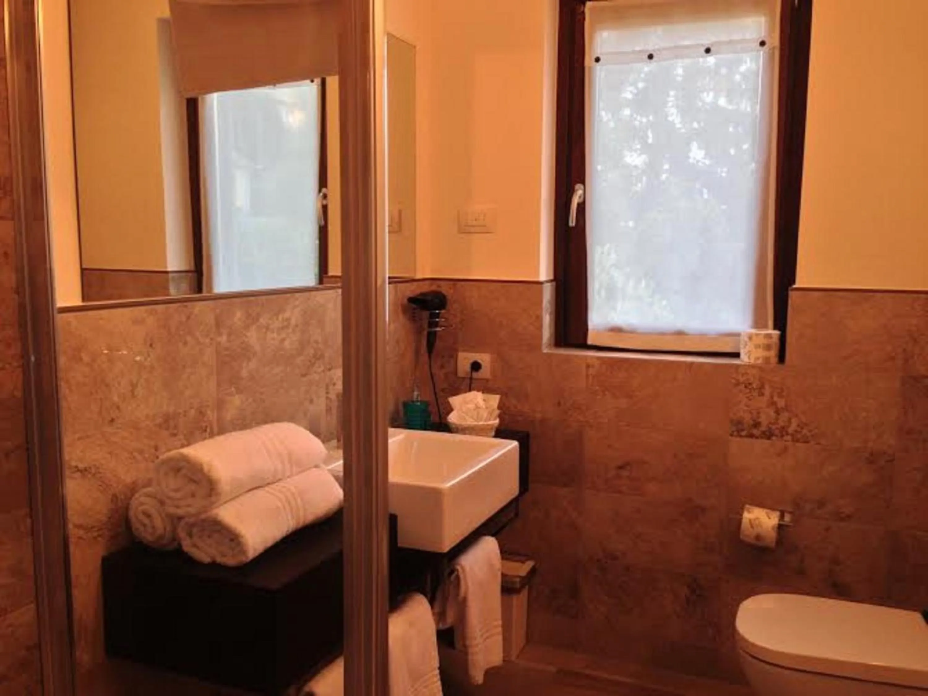 Bathroom in Charming Bellagio Boutique Hotel