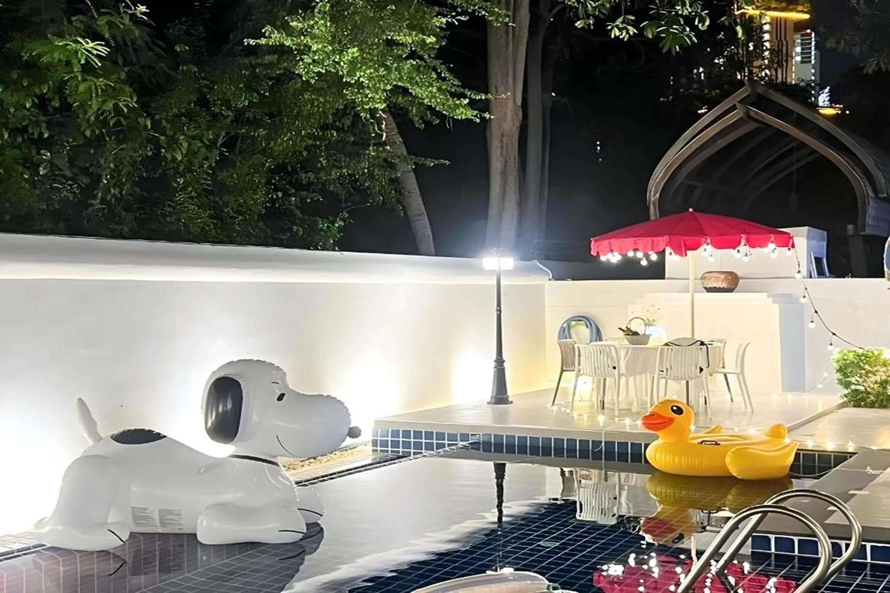 Night in BM Pool Villa Pattaya