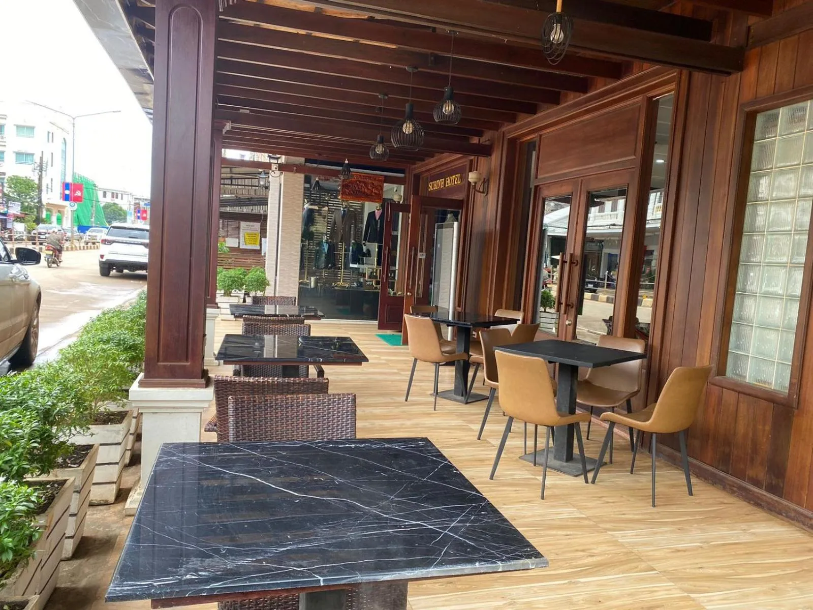 Seating area in SUBINH HOTEL AND RESTAURANT