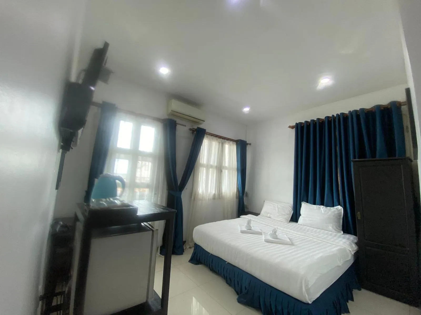 Bed in SUBINH HOTEL AND RESTAURANT