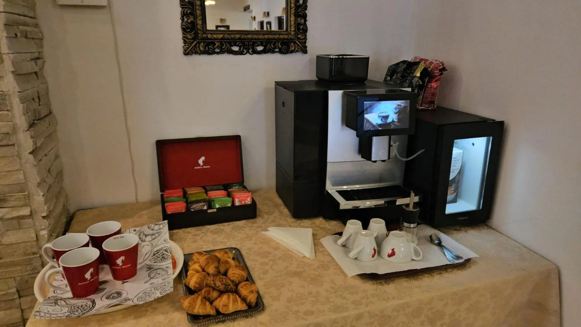 Restaurant/places to eat in Hotel Bran Stoker