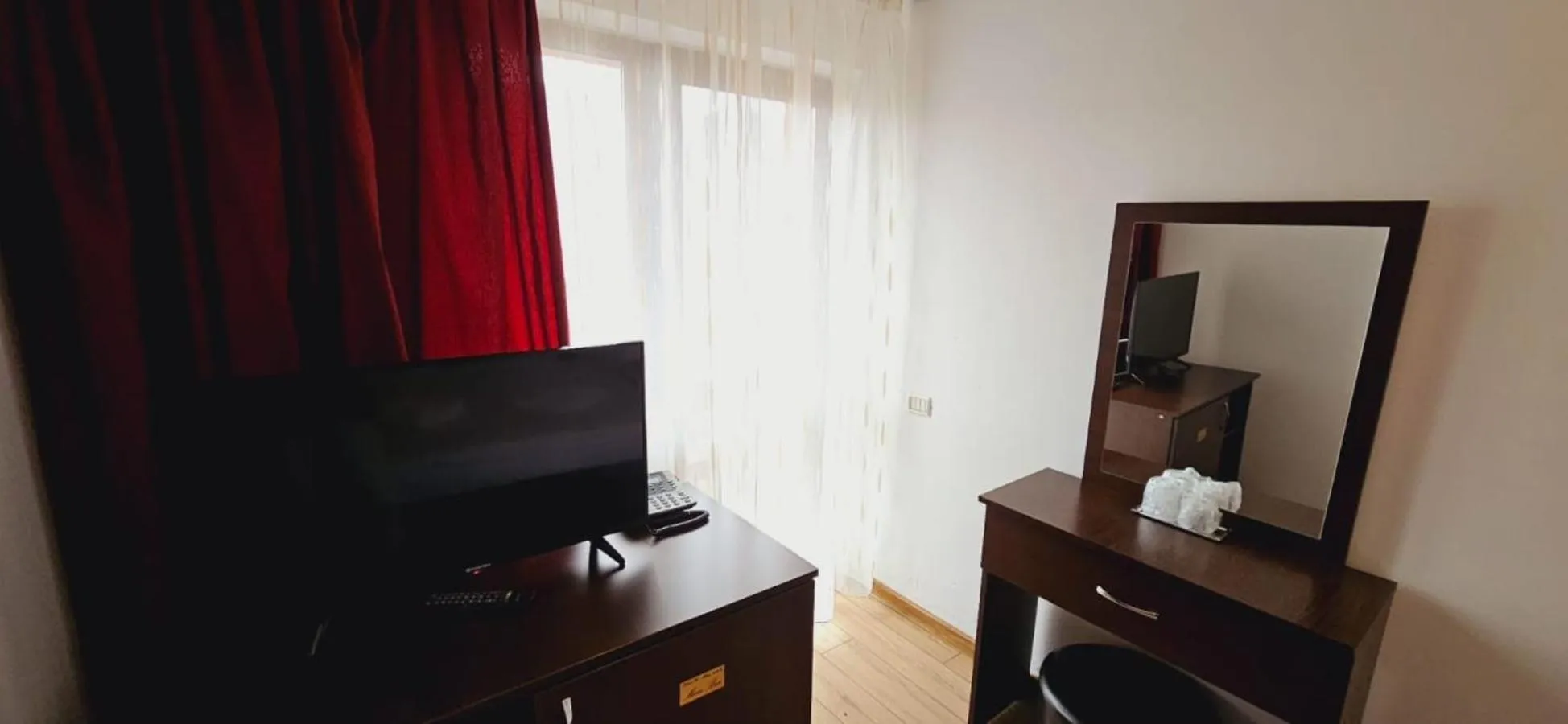 Photo of the whole room in Hotel Bran Stoker