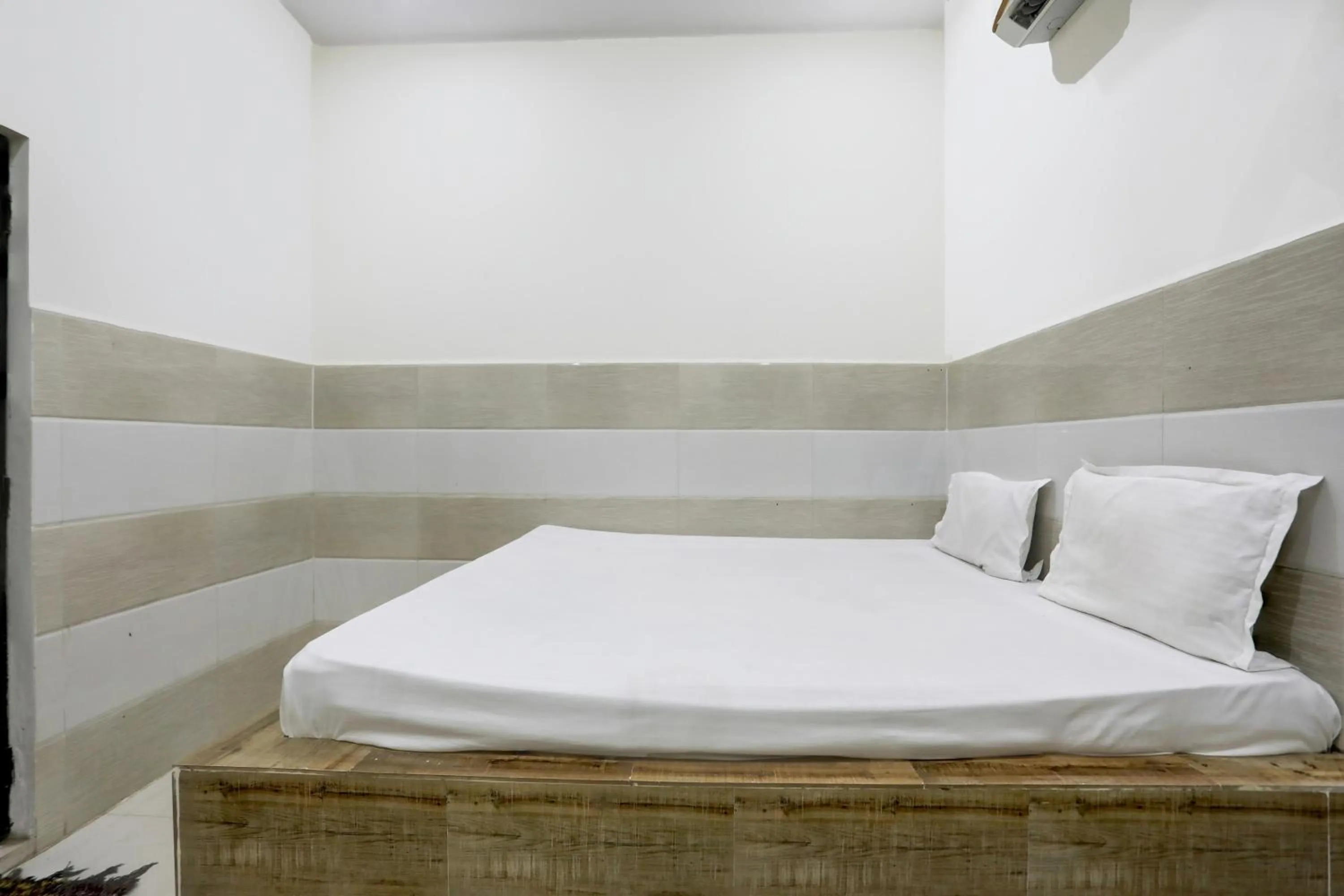 Bedroom, Bed in Hotel O YOUR RESIDENCY