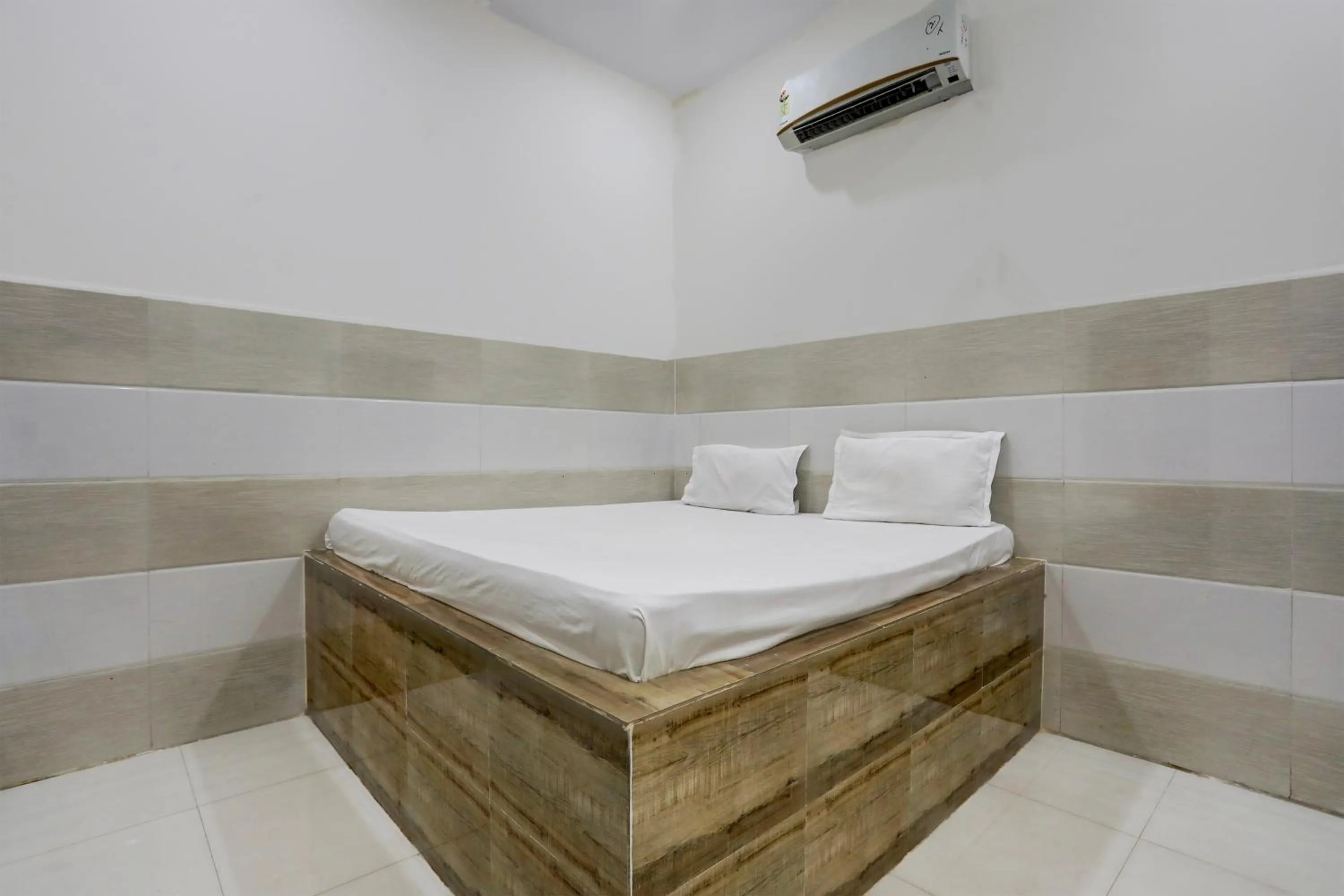 Bedroom, Bed in Hotel O YOUR RESIDENCY