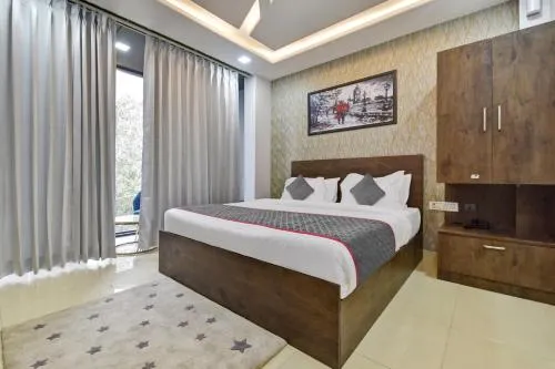 Hotel O Priyaj