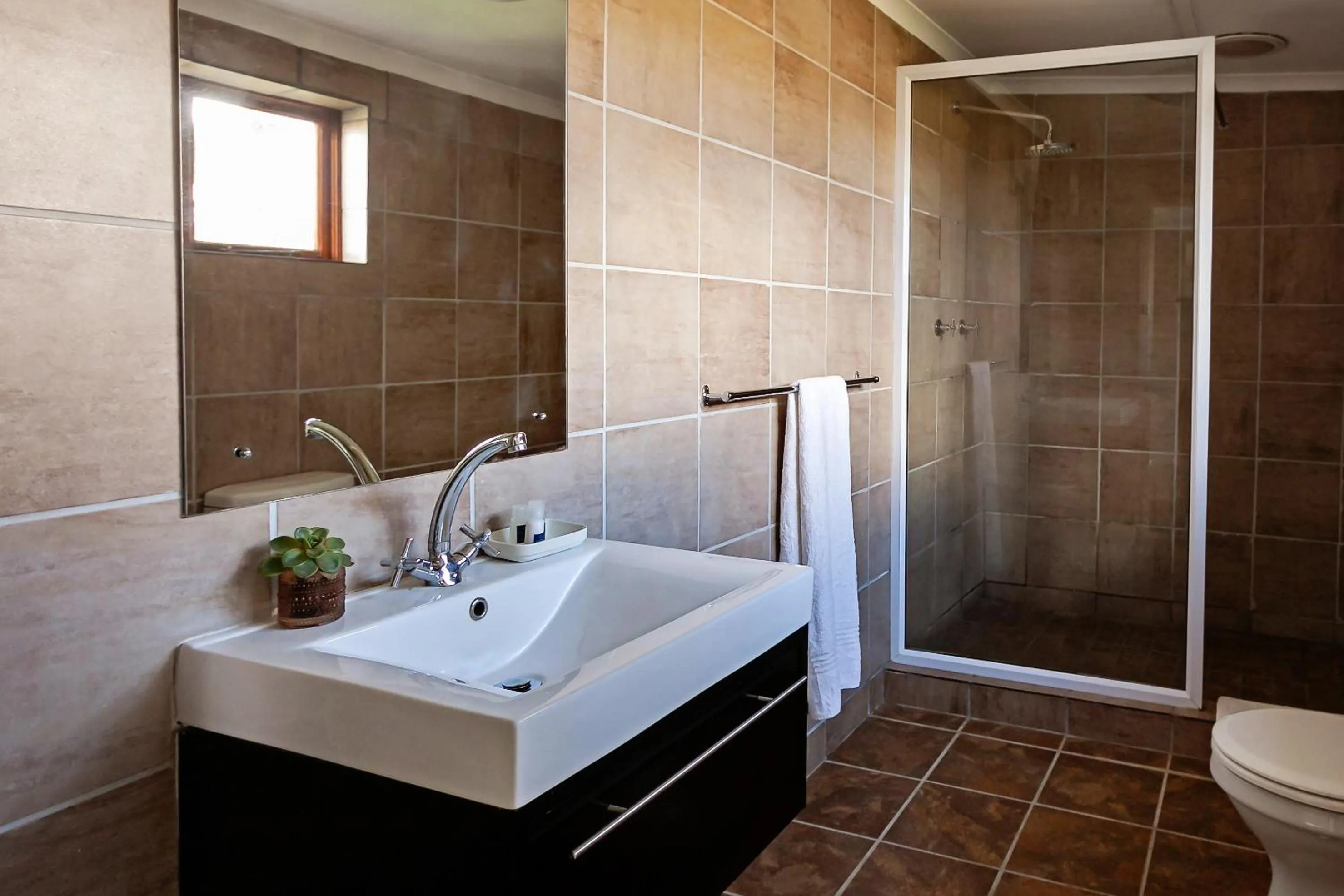 Shower in Leipzig Country House & Winery