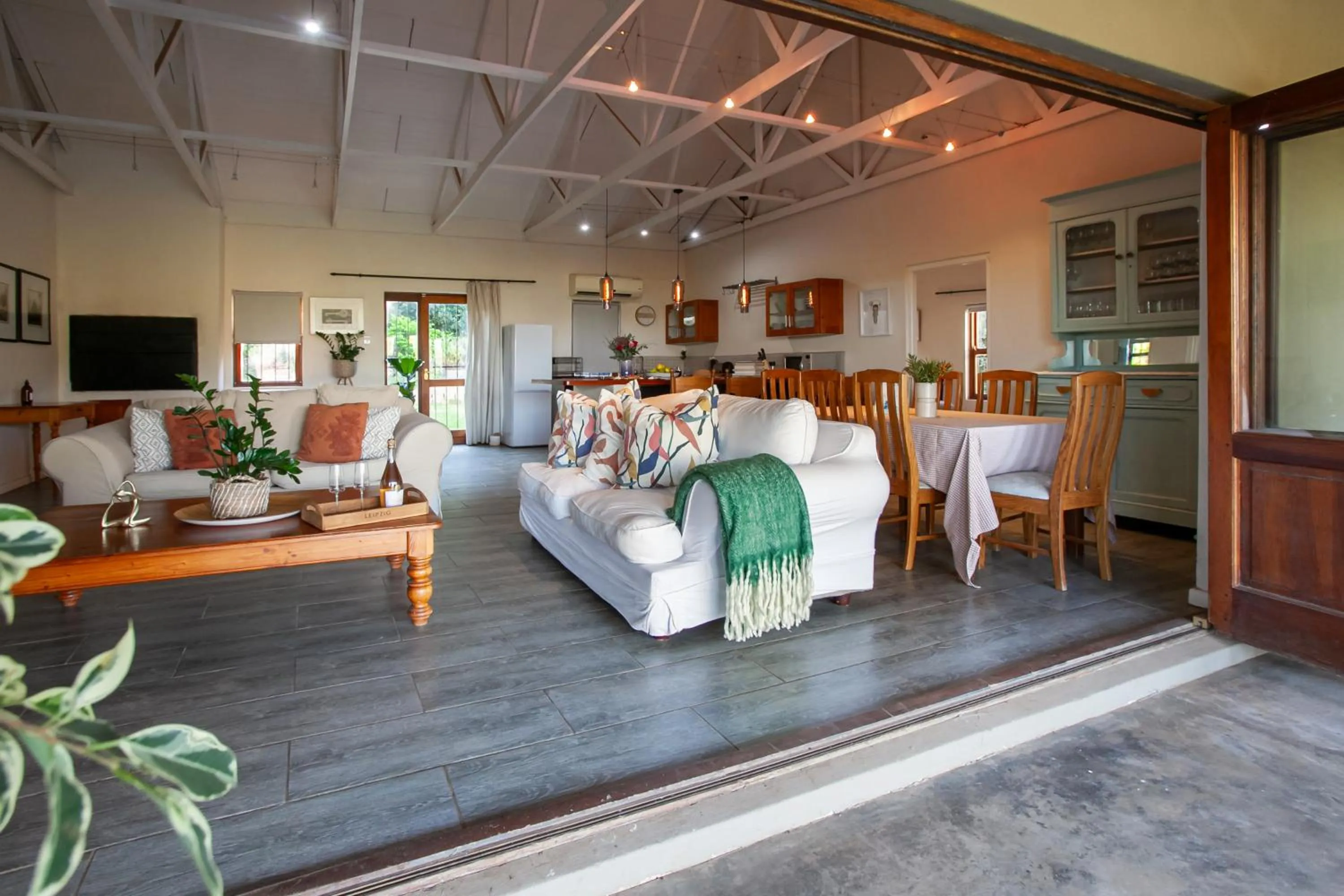 Communal lounge/ TV room in Leipzig Country House & Winery