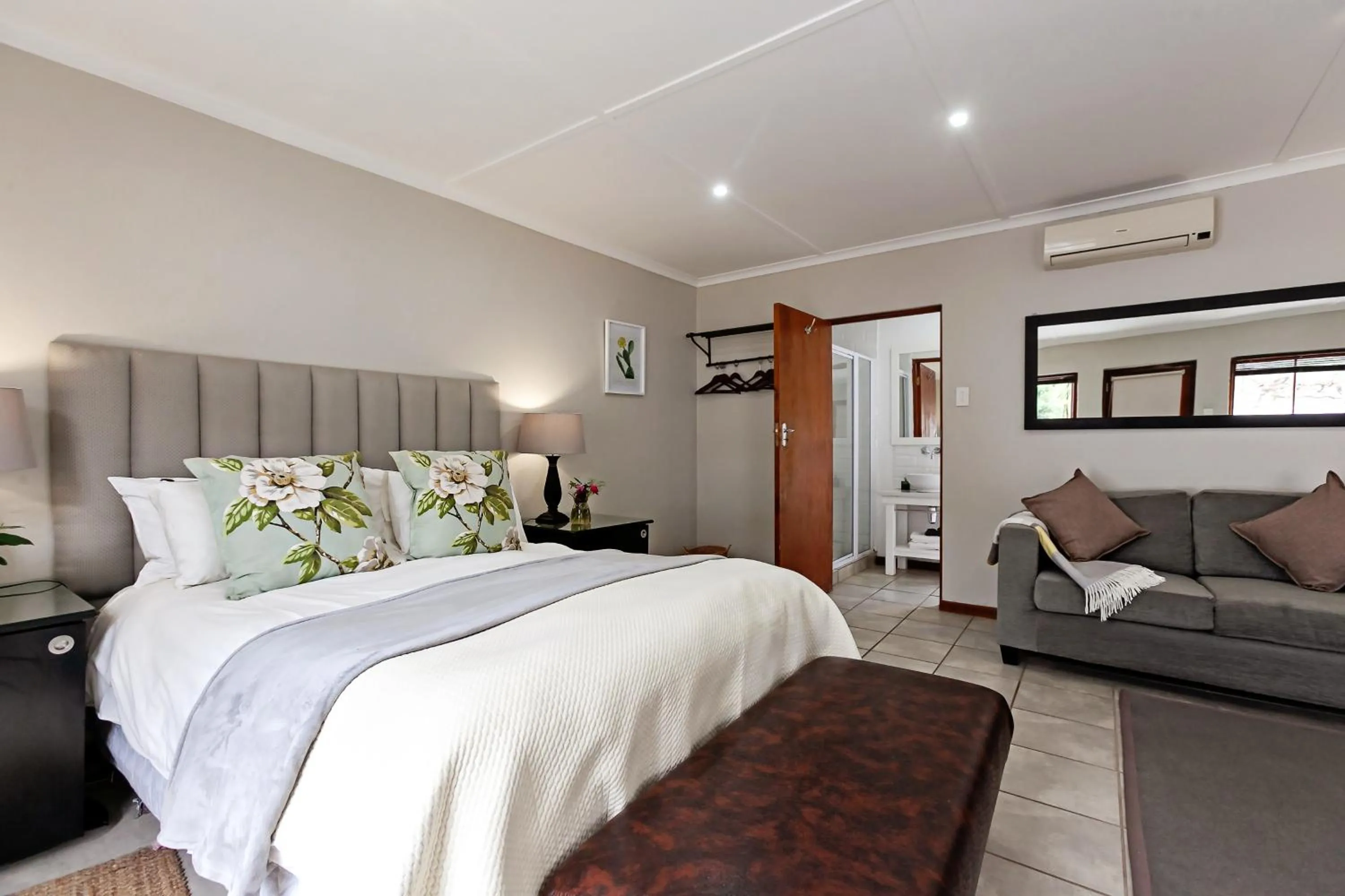 Bed in Leipzig Country House & Winery