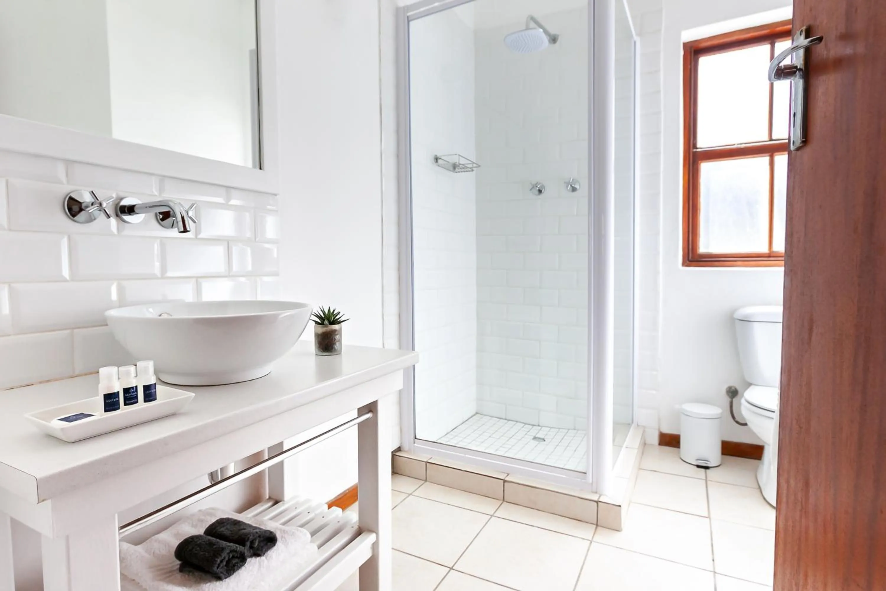 Shower in Leipzig Country House & Winery