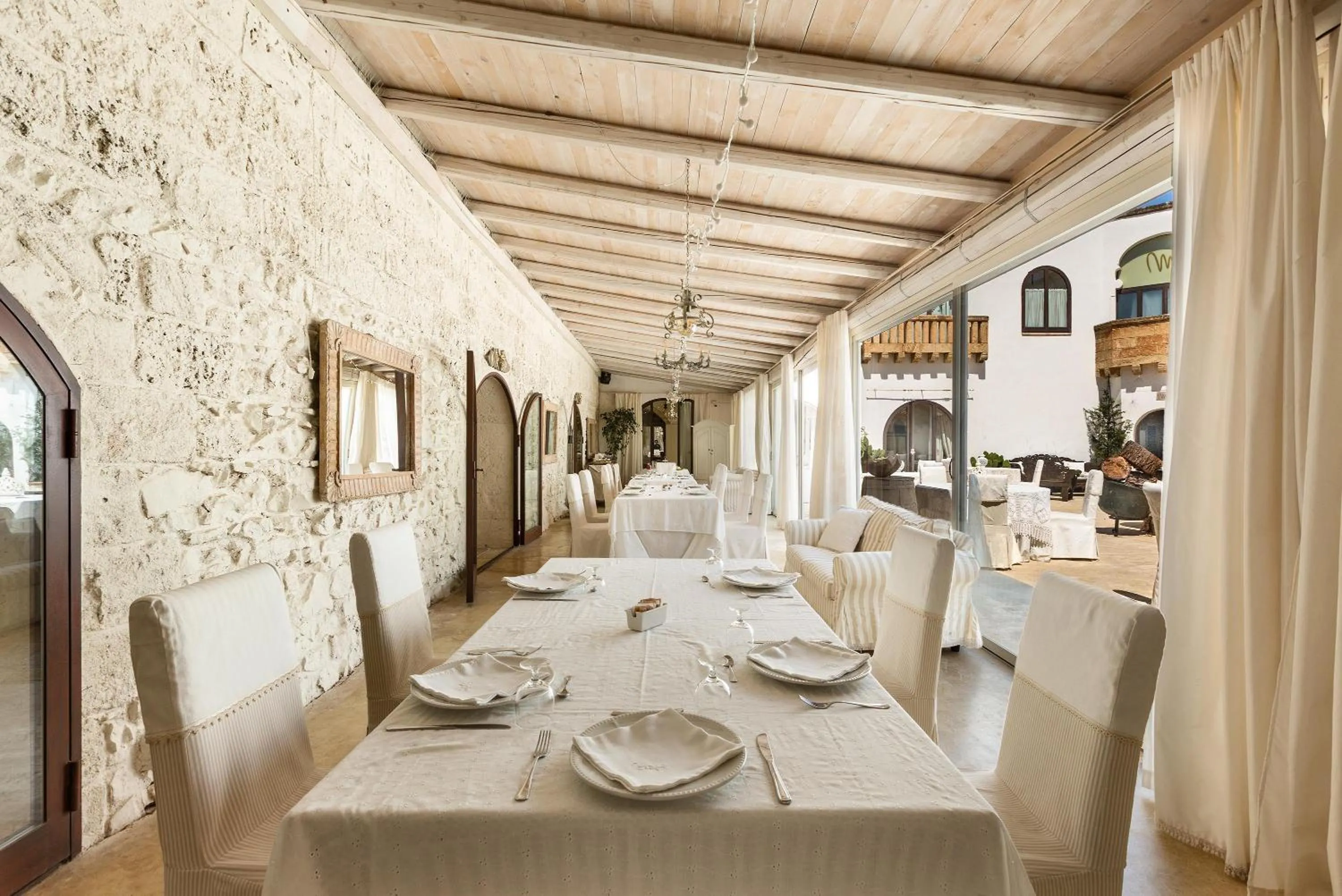 Dining area in Masseria Cucuruzza Boutique Hotel