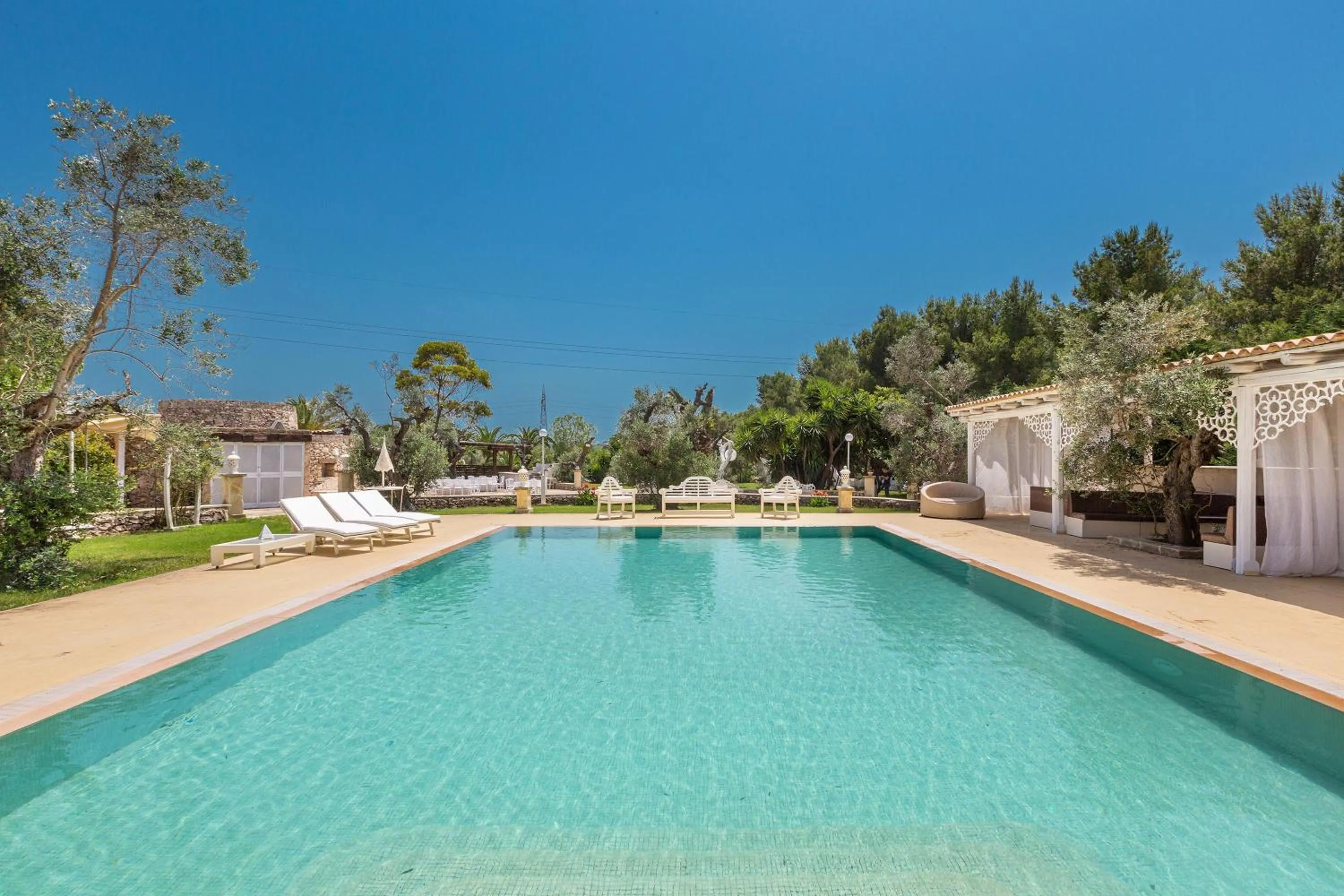 Swimming pool in Masseria Cucuruzza Boutique Hotel