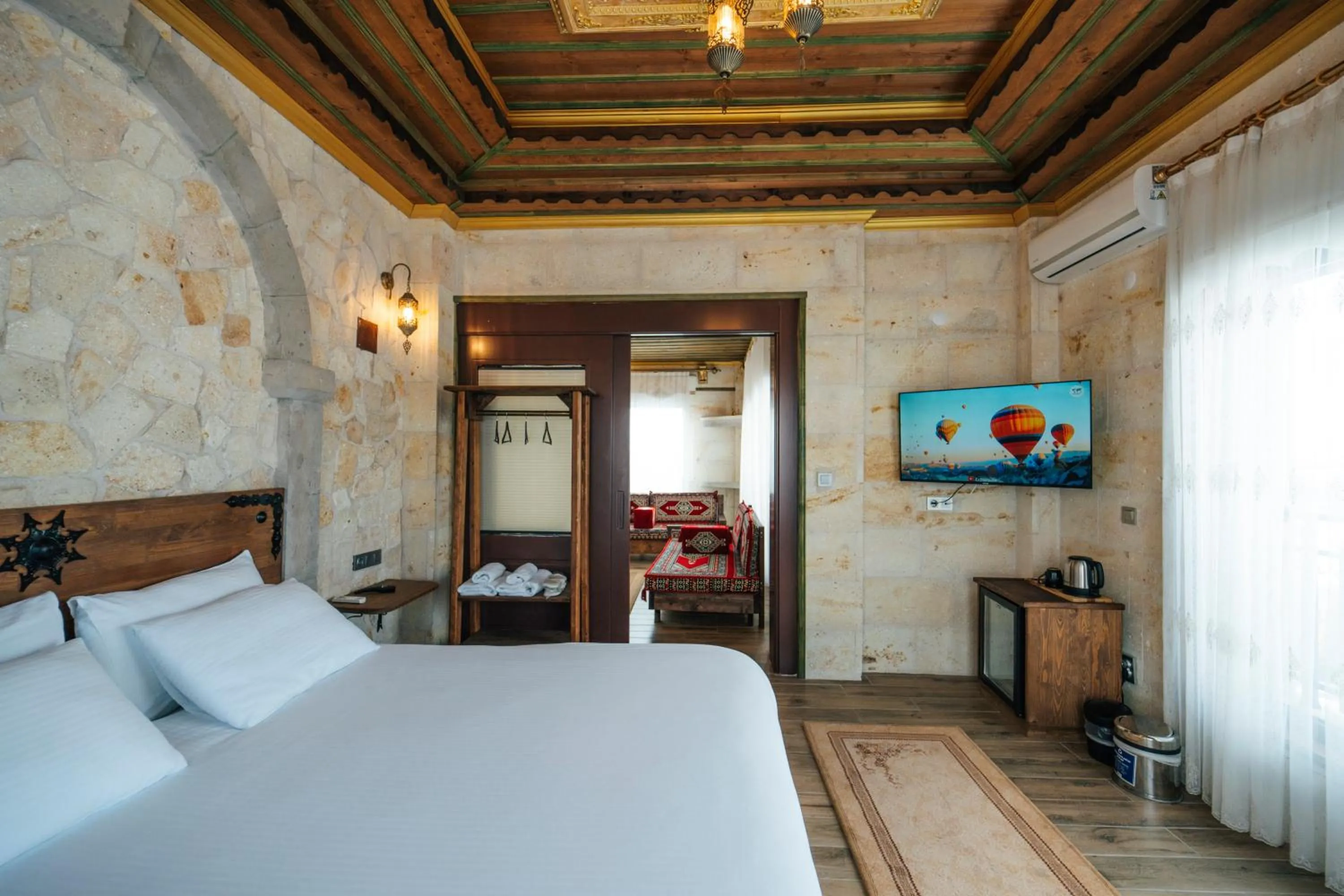 Bed in İncebey Konak Cappadocia