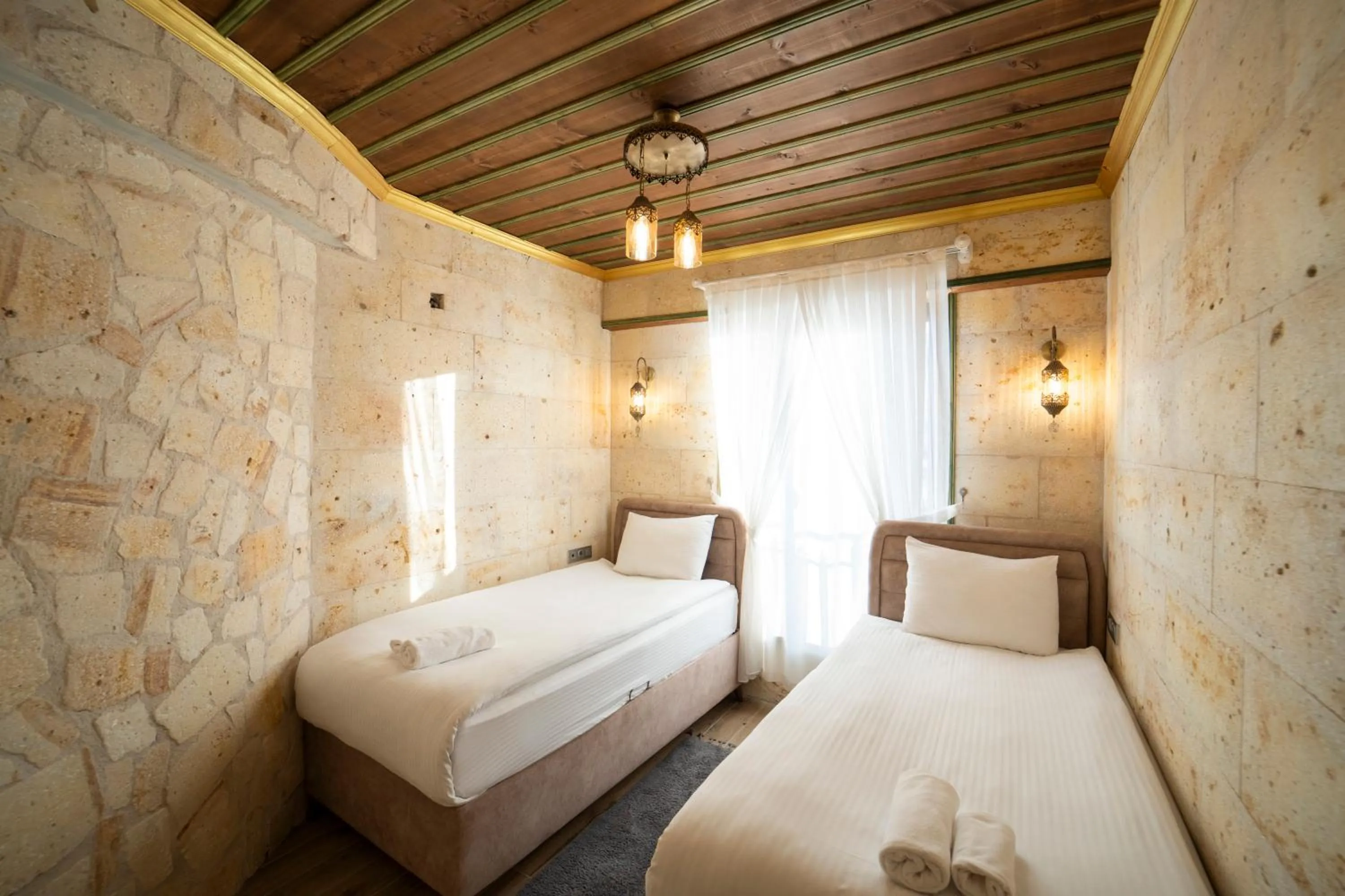 Bed in İncebey Konak Cappadocia